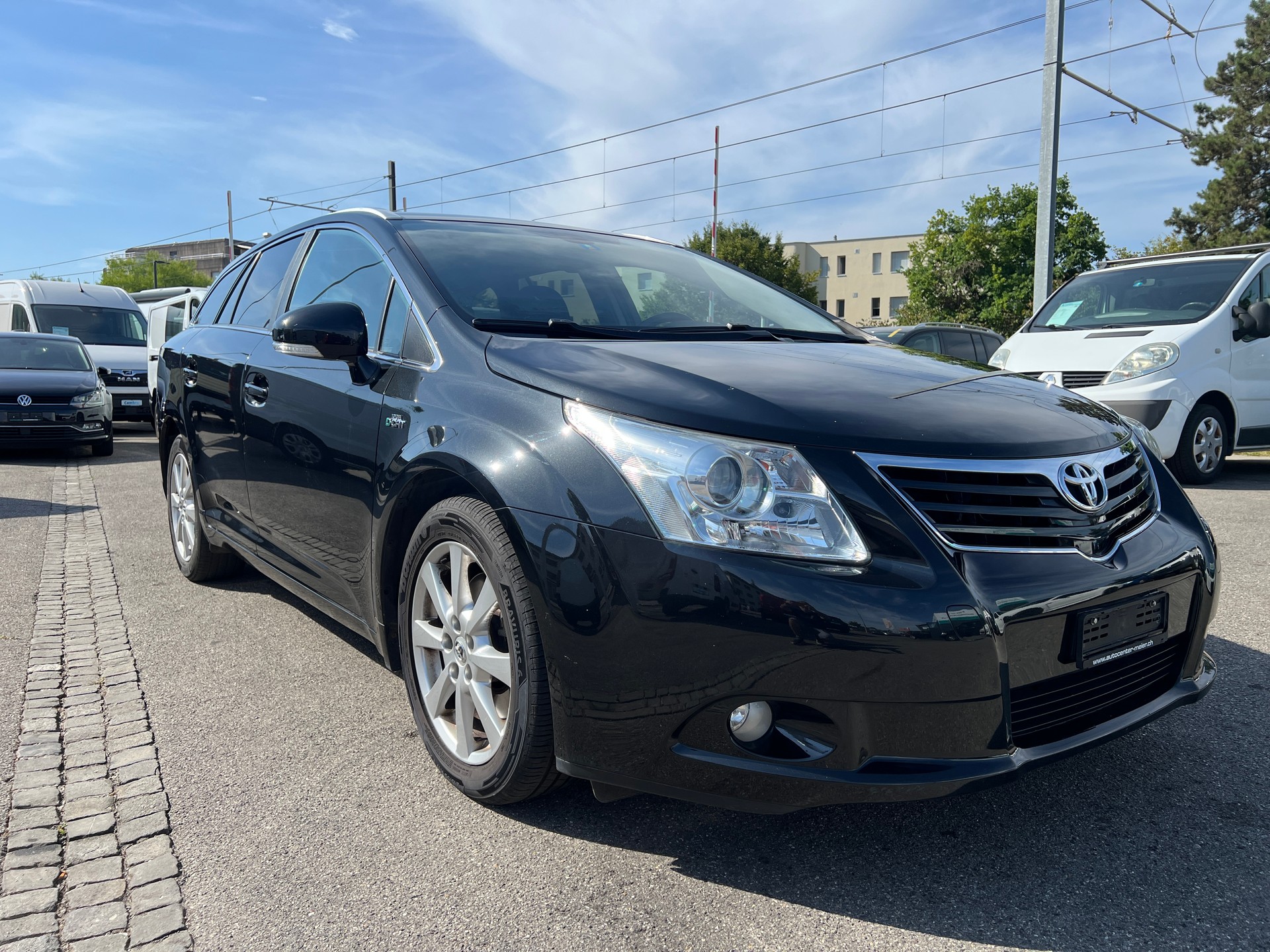TOYOTA Avensis Sportswagon 2.2D-CAT Linea Luna A-image-2