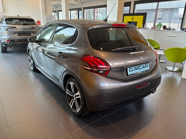PEUGEOT 208 1.5 BlueHDi GT Line-image-5