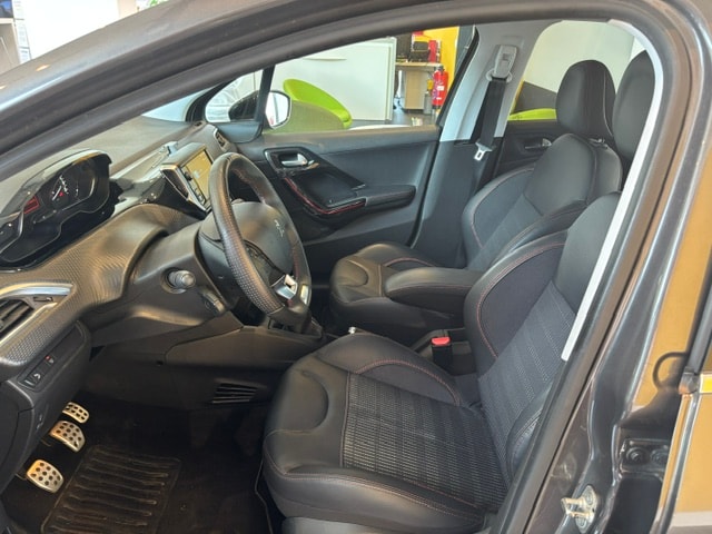 PEUGEOT 208 1.5 BlueHDi GT Line-image-10