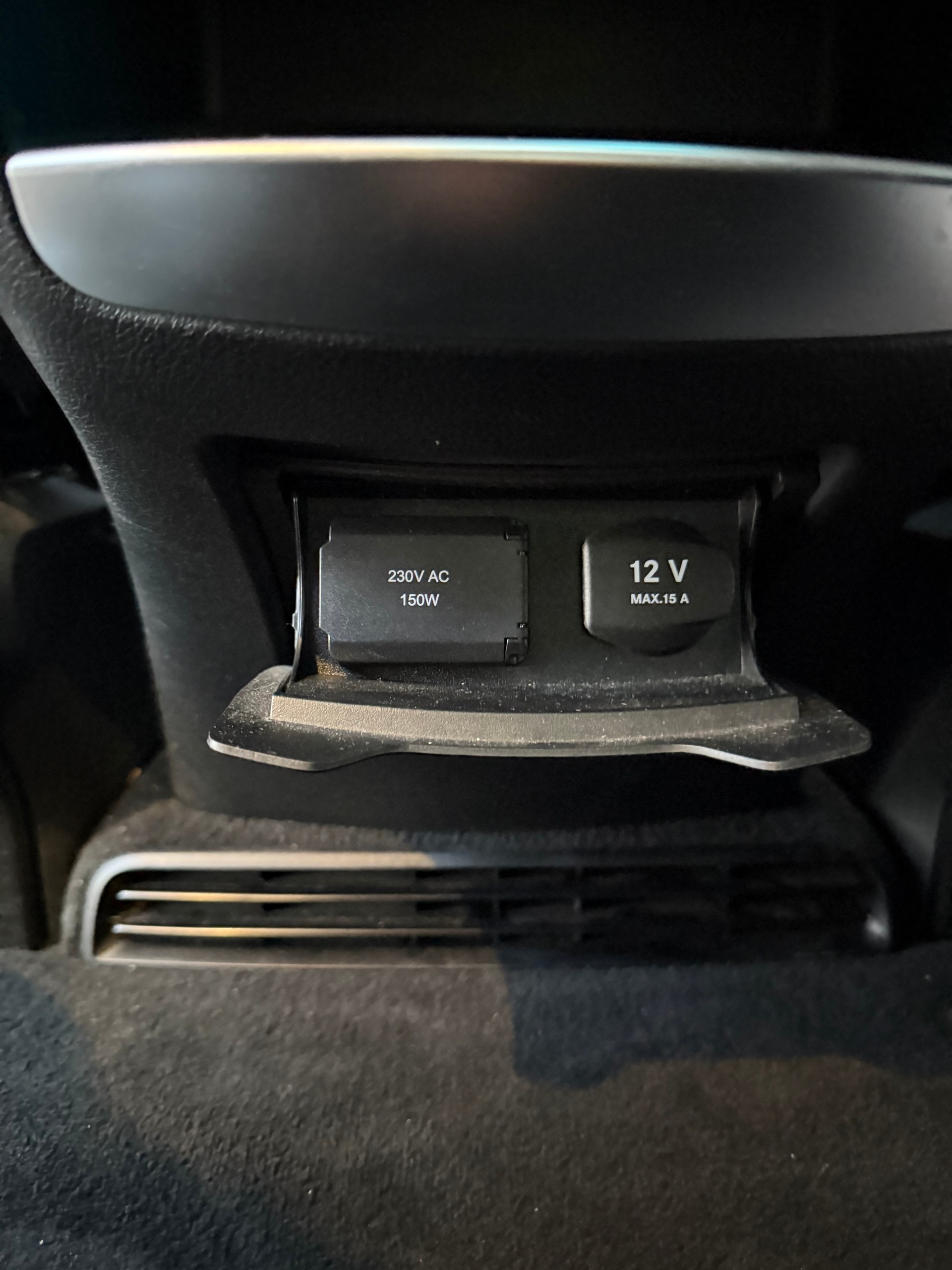 MERCEDES-BENZ Carbon Paket**Panorama**VIP 6 Sitze**Allrad**elektrische Türen**-image-8