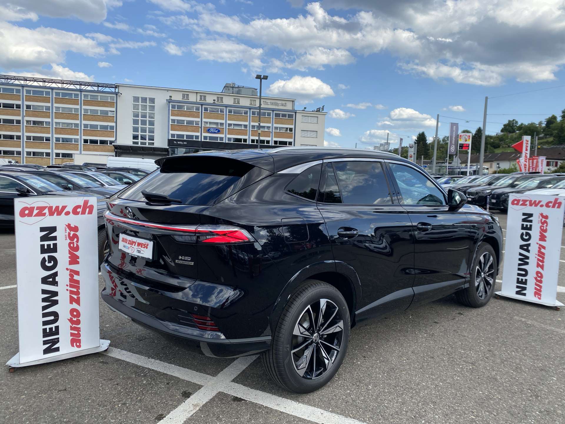 MG HS 1.5 T HEV+ Luxury 224PS Automat-showroom-element-2
