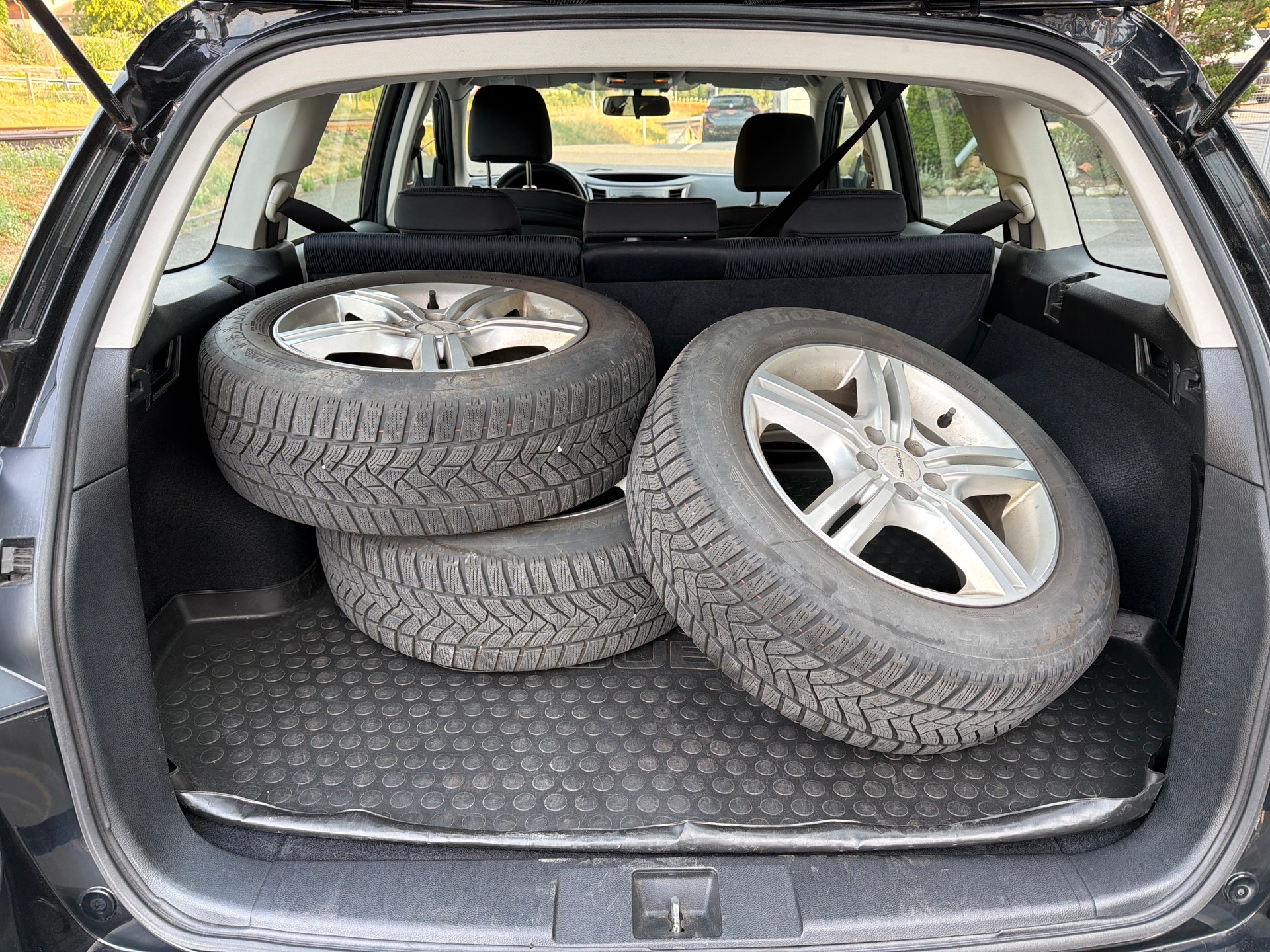 SUBARU Legacy 2.0i Swiss AWD Lineartronic-image-10