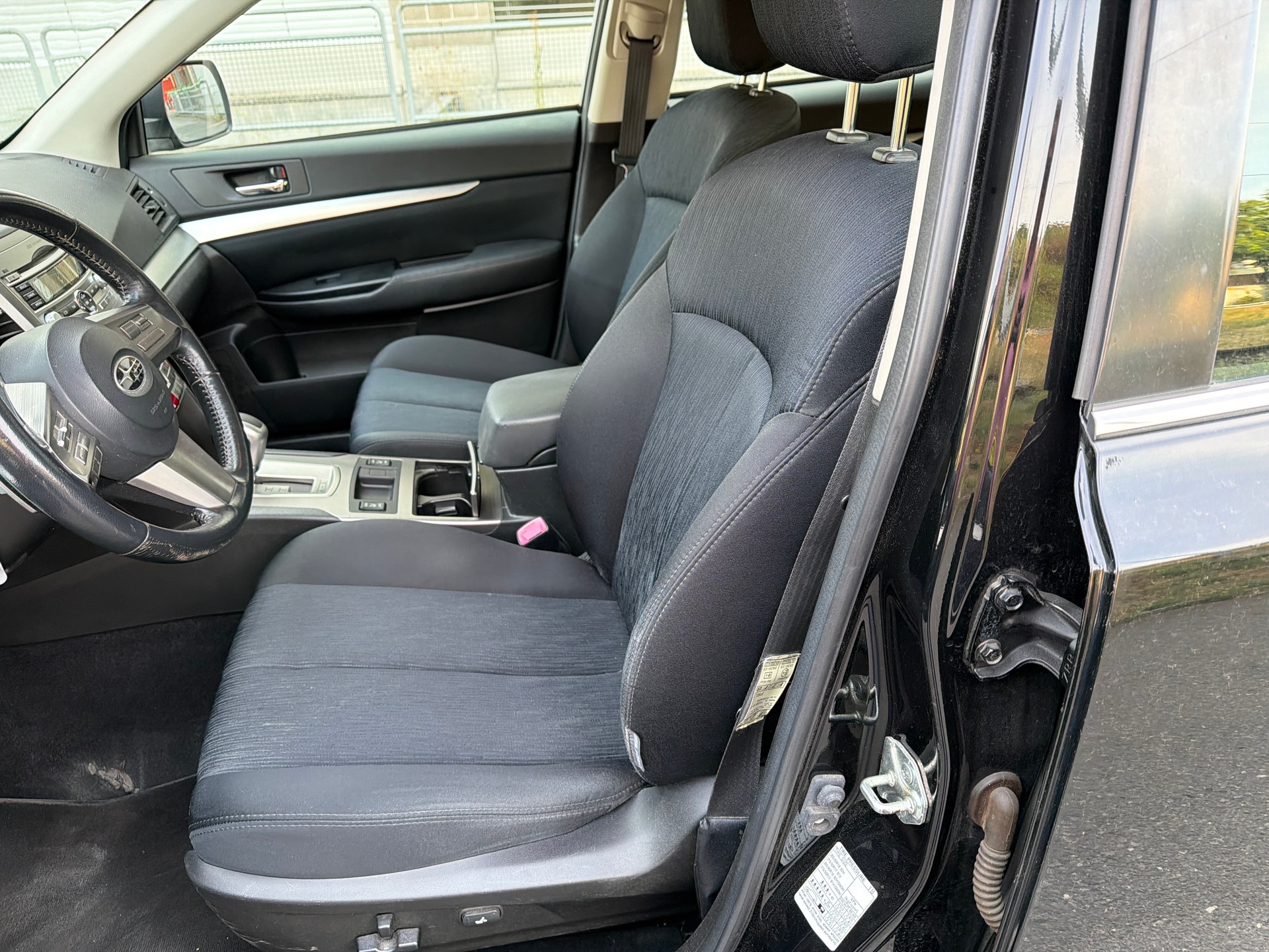 SUBARU Legacy 2.0i Swiss AWD Lineartronic-image-12