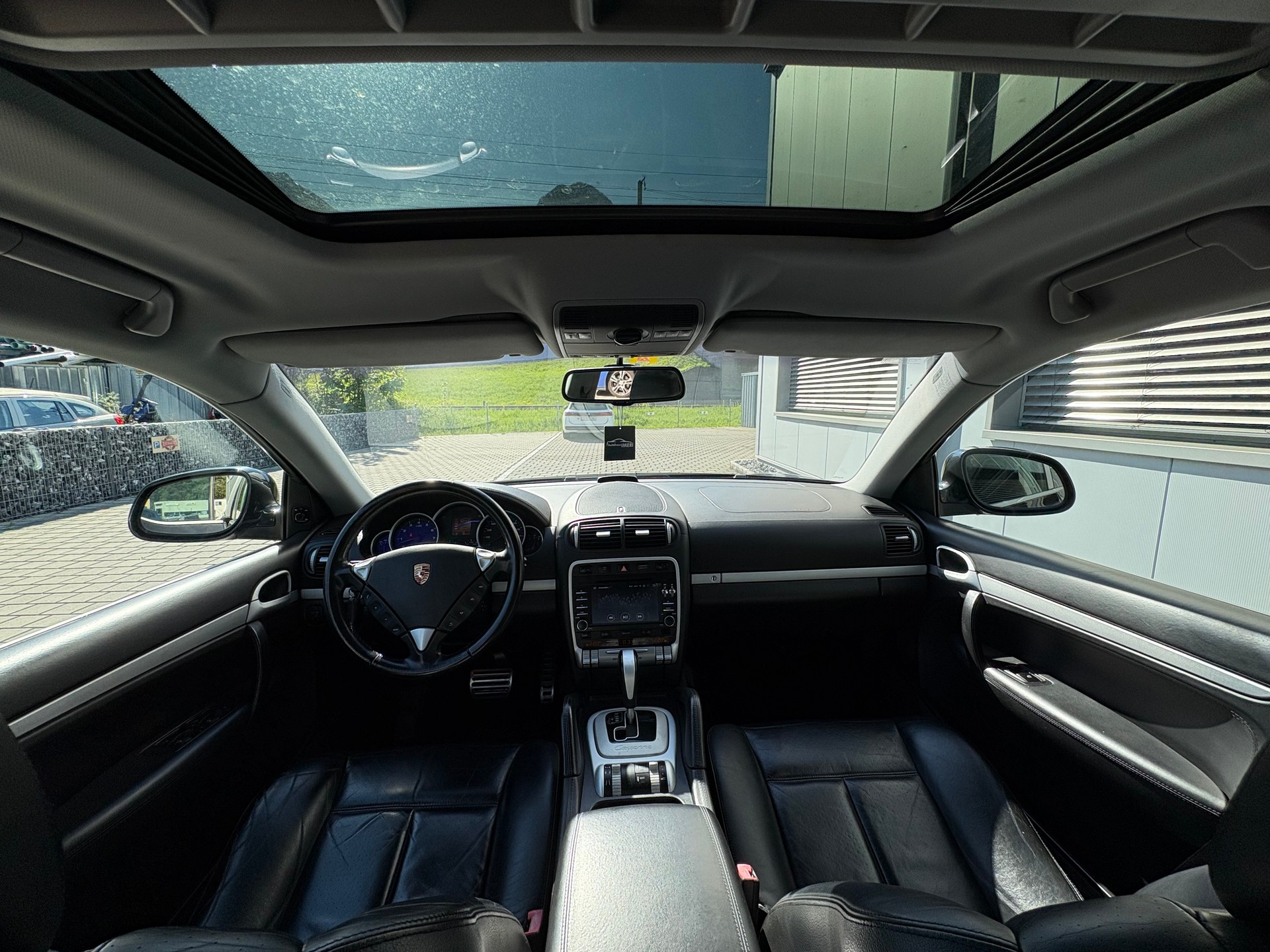 PORSCHE Cayenne S-image-12