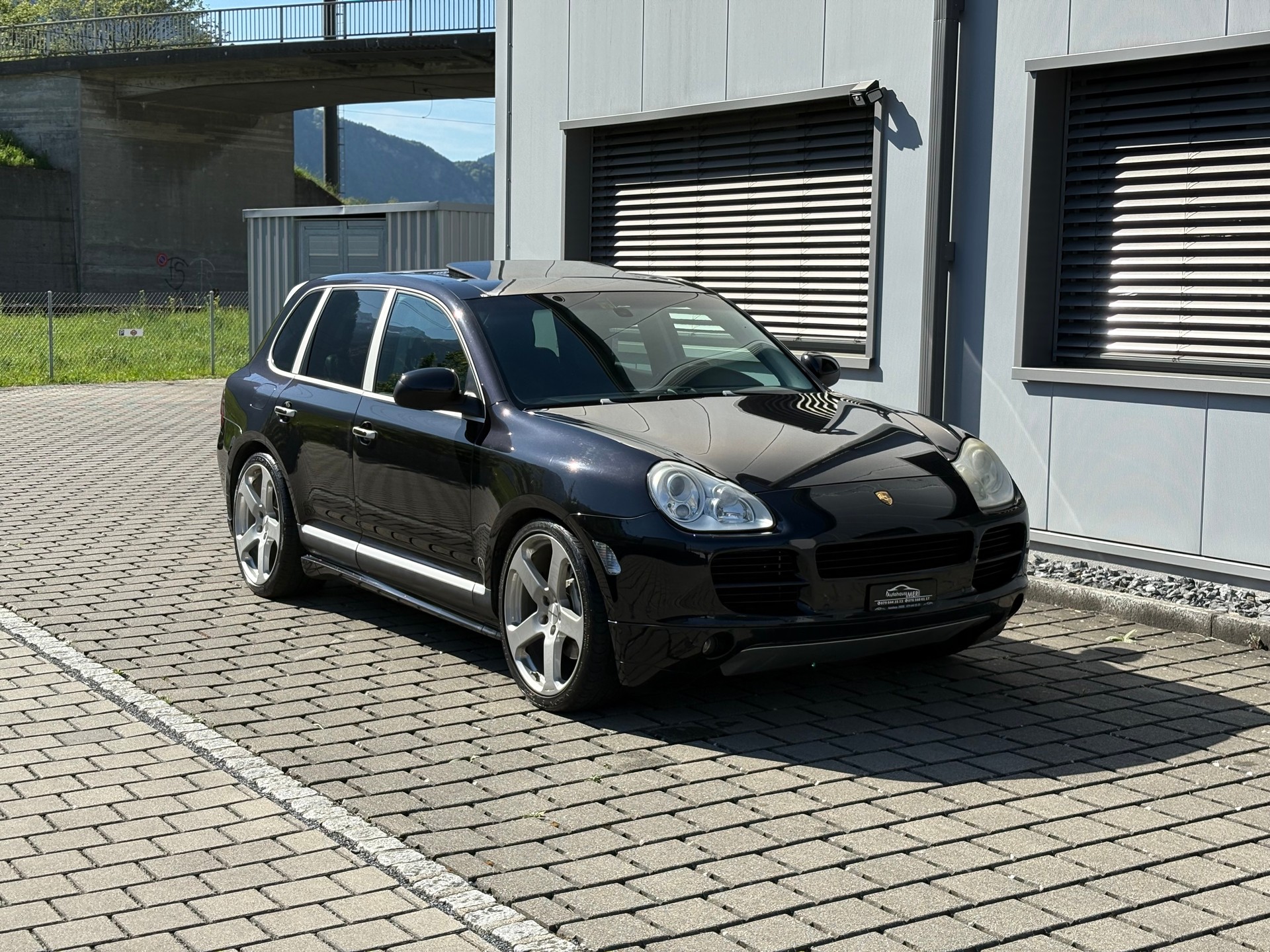 PORSCHE Cayenne S-image-2