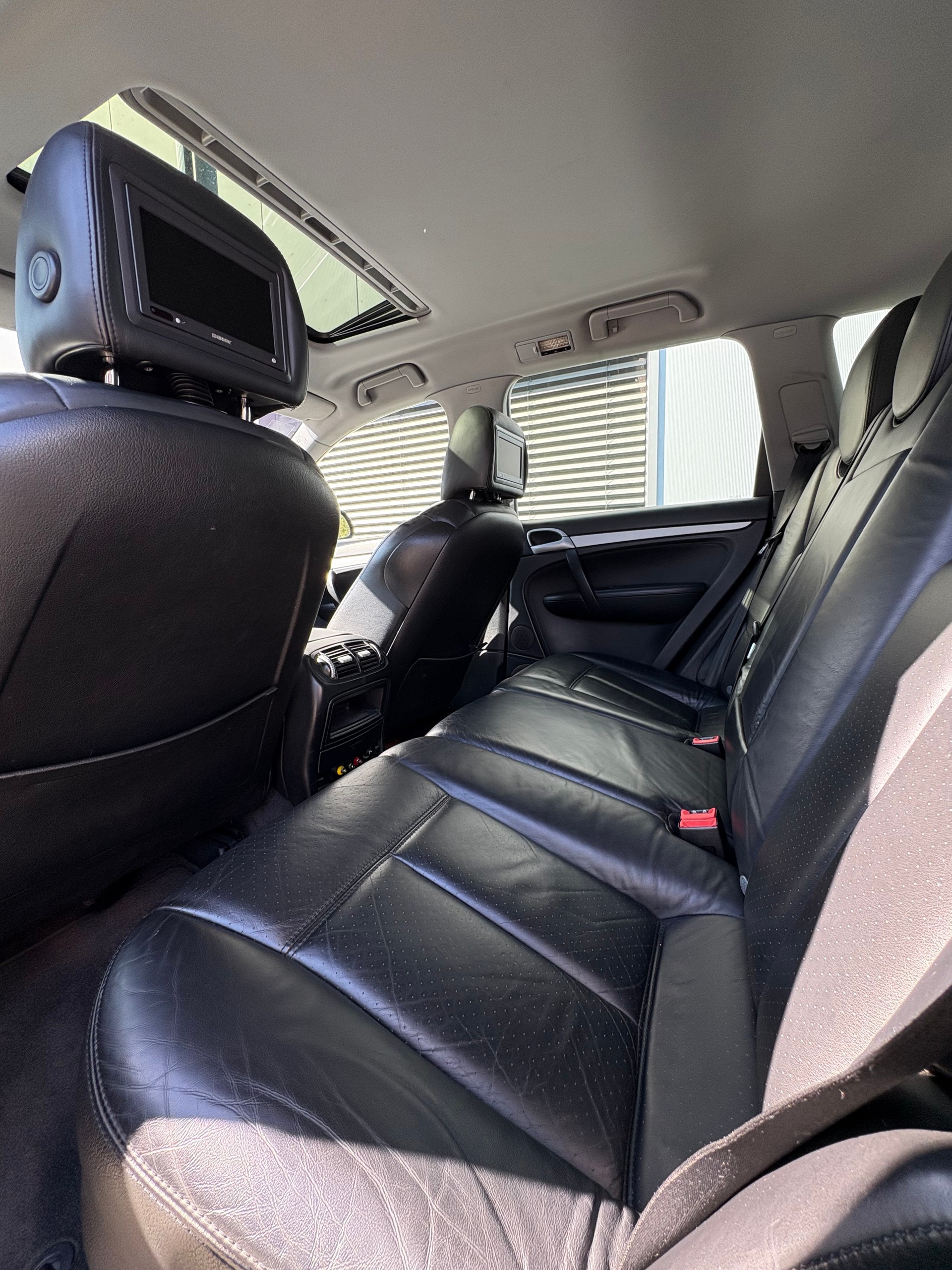 PORSCHE Cayenne S-image-13