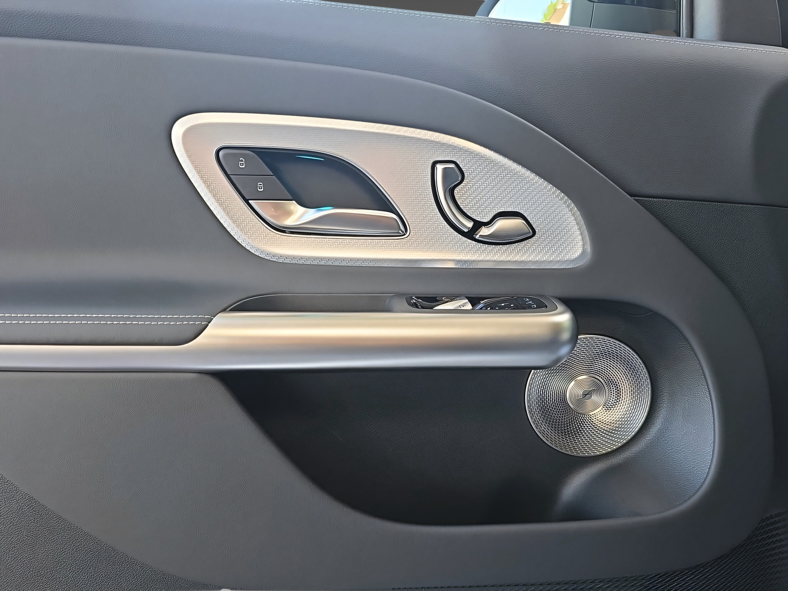 MERCEDES-BENZ GLB 350 4Matic elektrisch-image-9