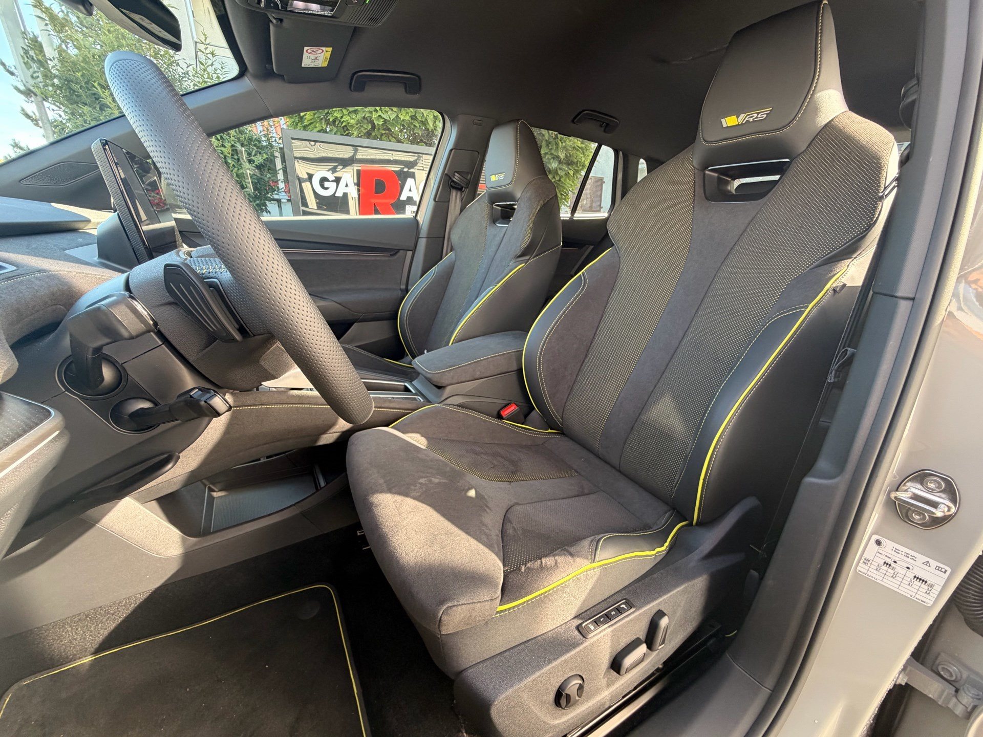 SKODA Elroq RS Lounge *** 4 JAHRE SKODA WERKSGARANTIE ***-image-7