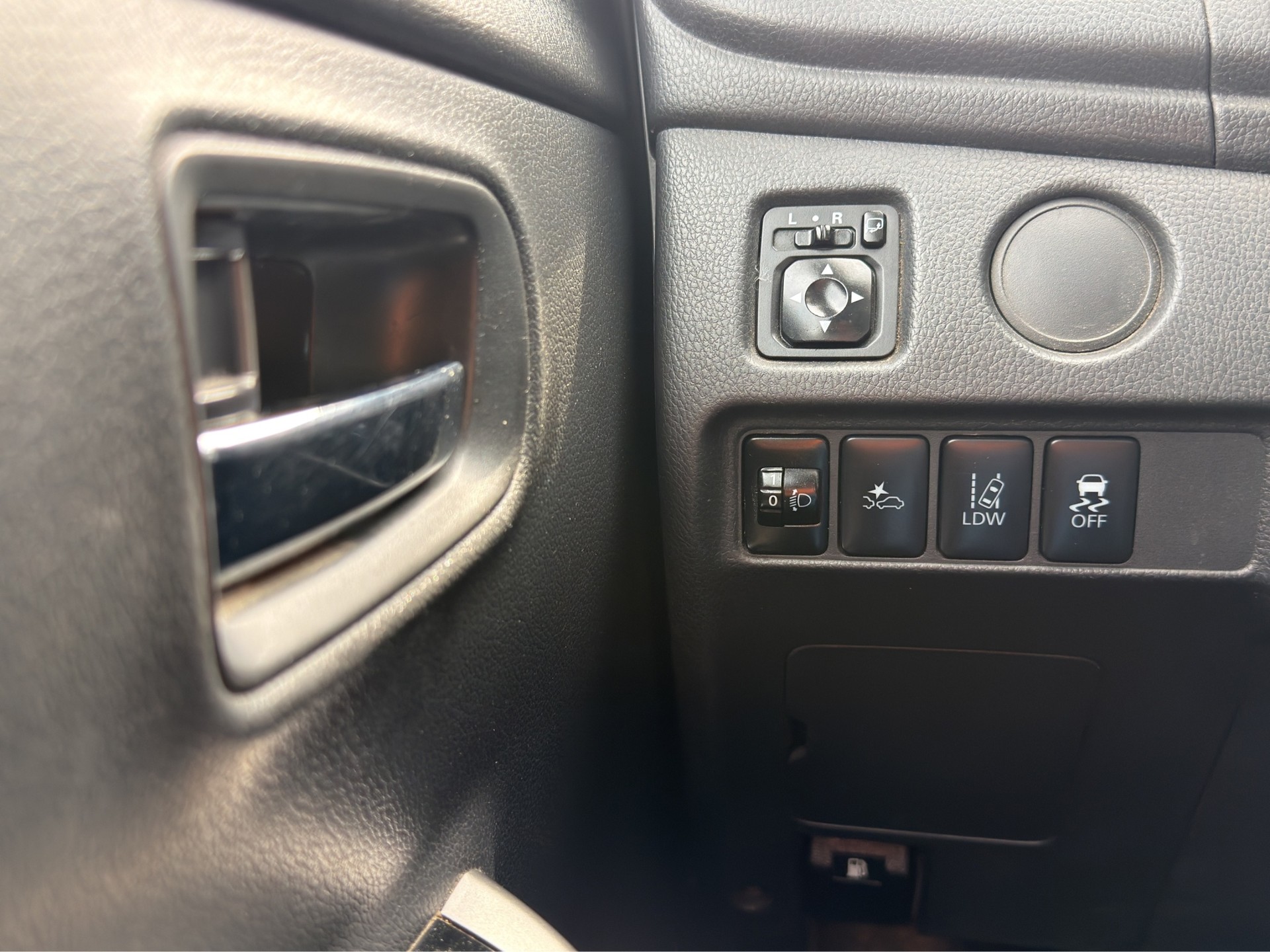 MITSUBISHI L 200 2.2 Diamond Double Cab Automat-image-11