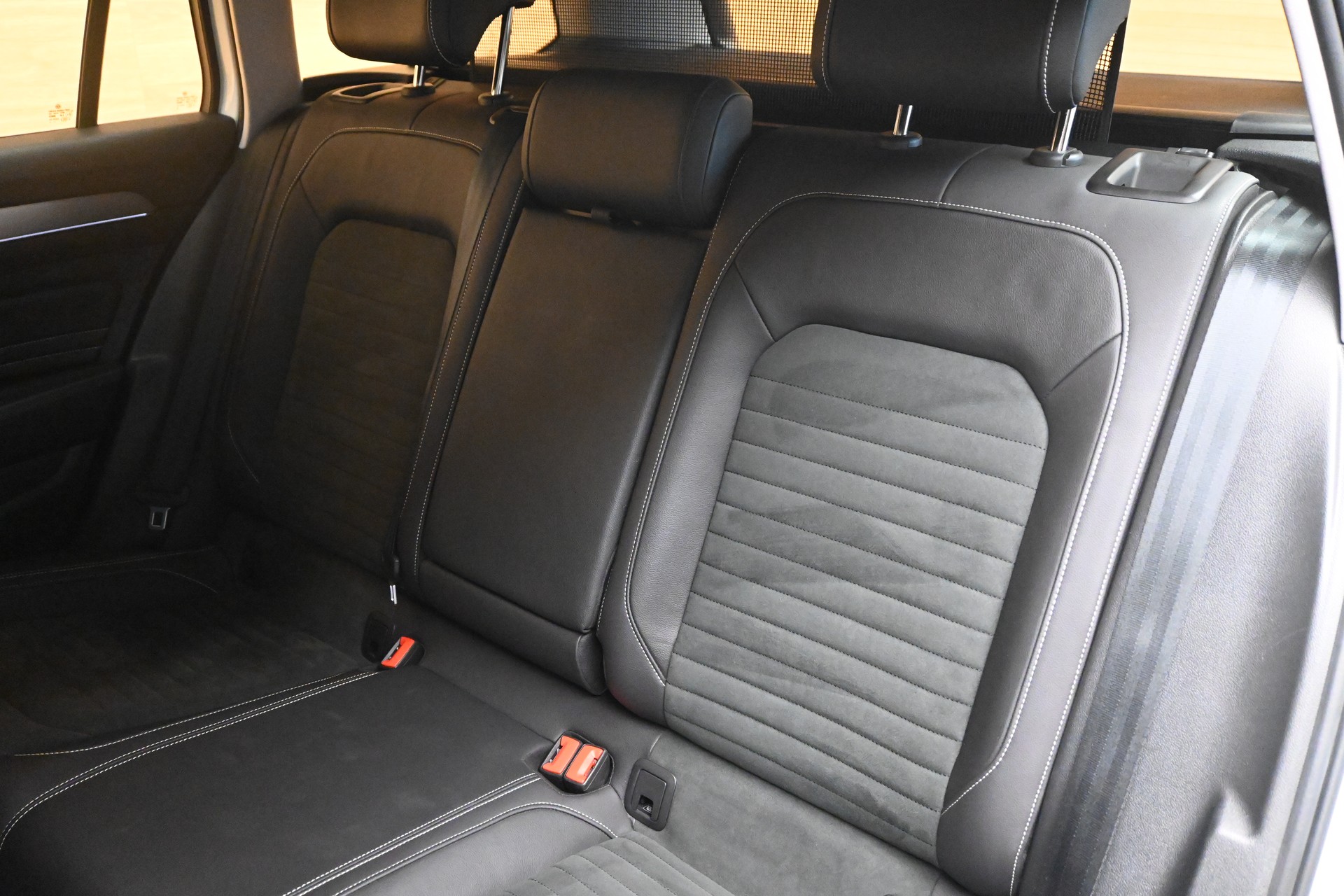 VW Passat 2.0 TDI BMT R-Line 4Motion DSG-image-6