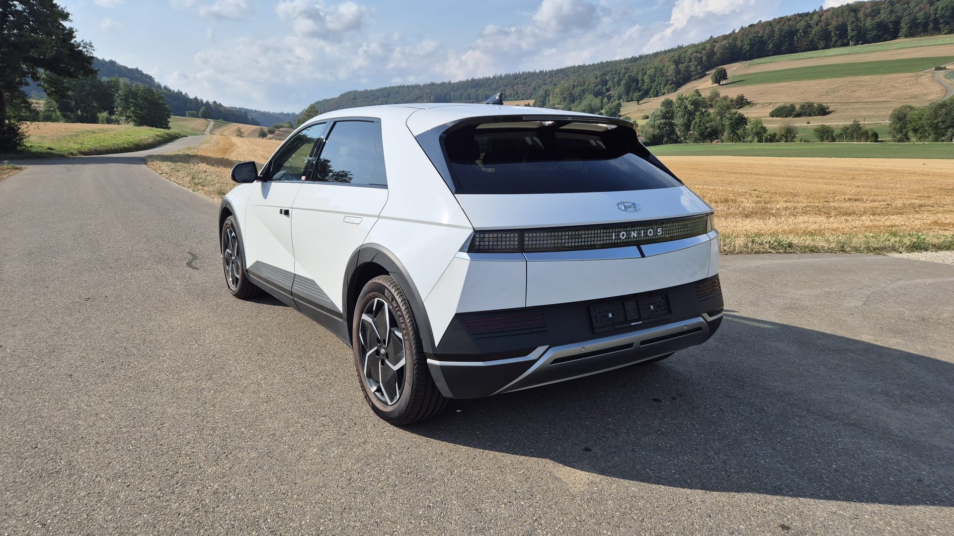 HYUNDAI Ioniq 5 77kWh Amplia 2WD-image-2