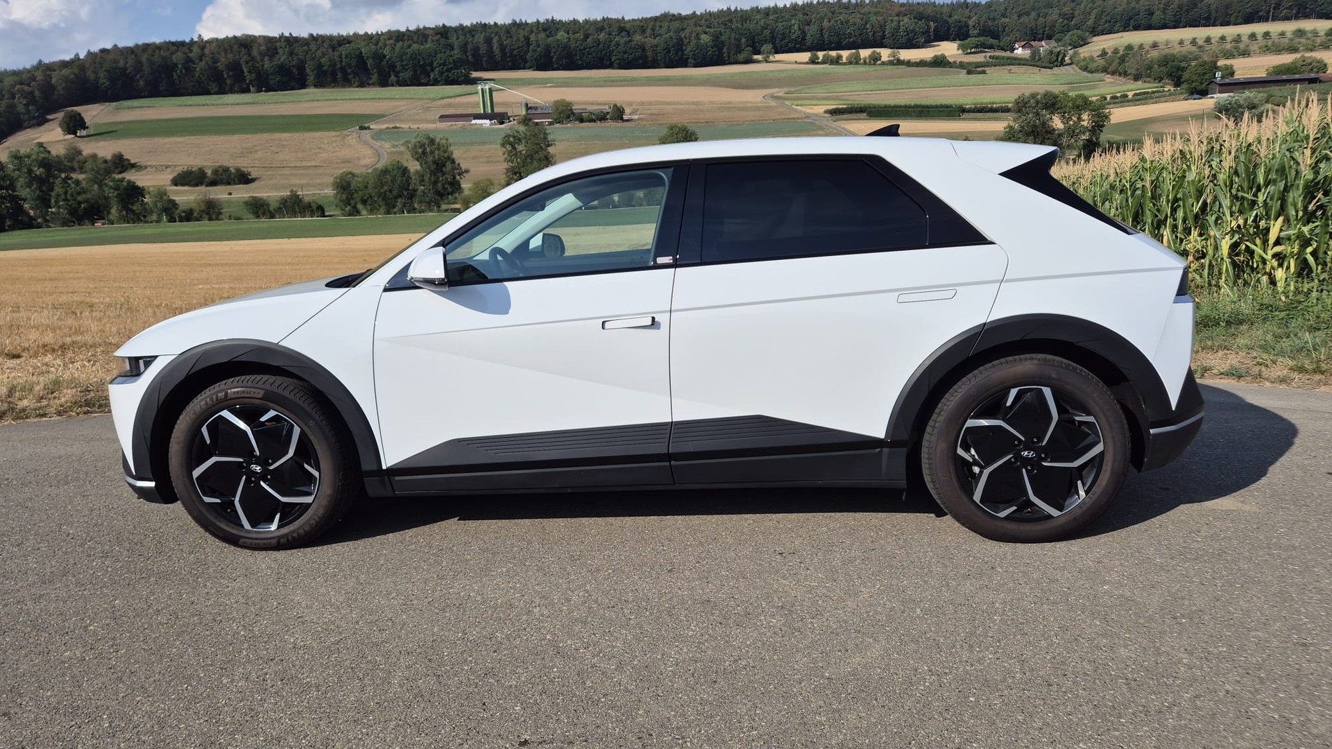 HYUNDAI Ioniq 5 77kWh Amplia 2WD-image-1