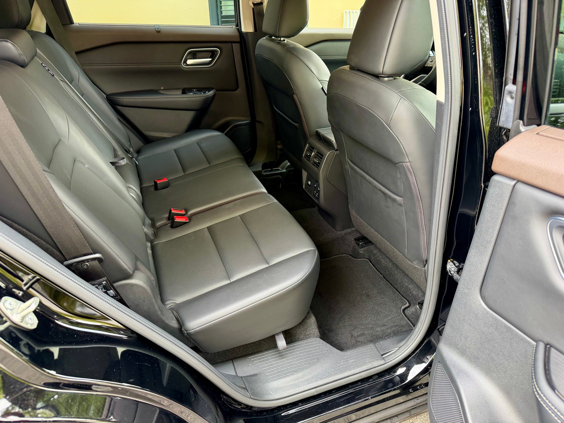 NISSAN X-Trail 1.5 VC-T e-Power 4WD 7 Sitze Tekna - 8-fach Alu - CH Fahrzeug aus 1. Hand -.-image-8