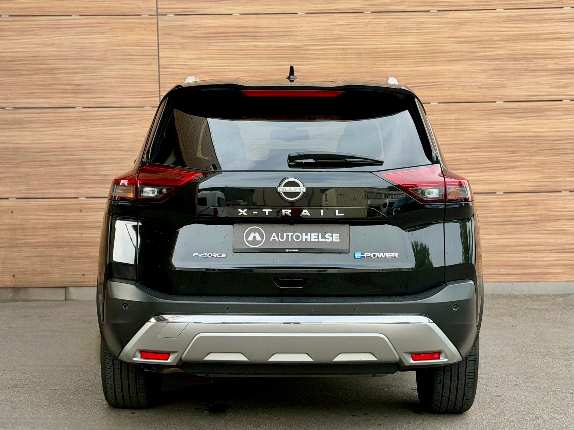 NISSAN X-Trail 1.5 VC-T e-Power 4WD 7 Sitze Tekna - 8-fach Alu - CH Fahrzeug aus 1. Hand -.-image-3