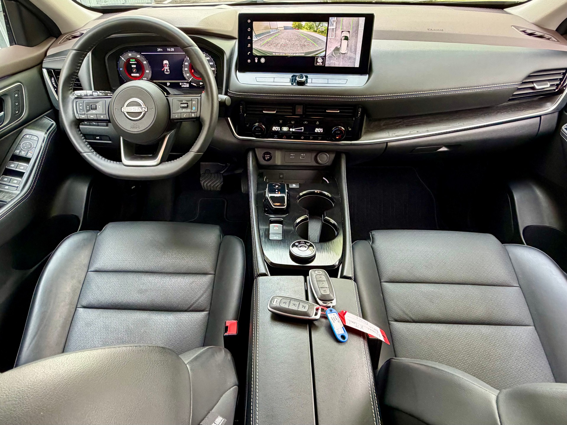 NISSAN X-Trail 1.5 VC-T e-Power 4WD 7 Sitze Tekna - 8-fach Alu - CH Fahrzeug aus 1. Hand -.-image-14