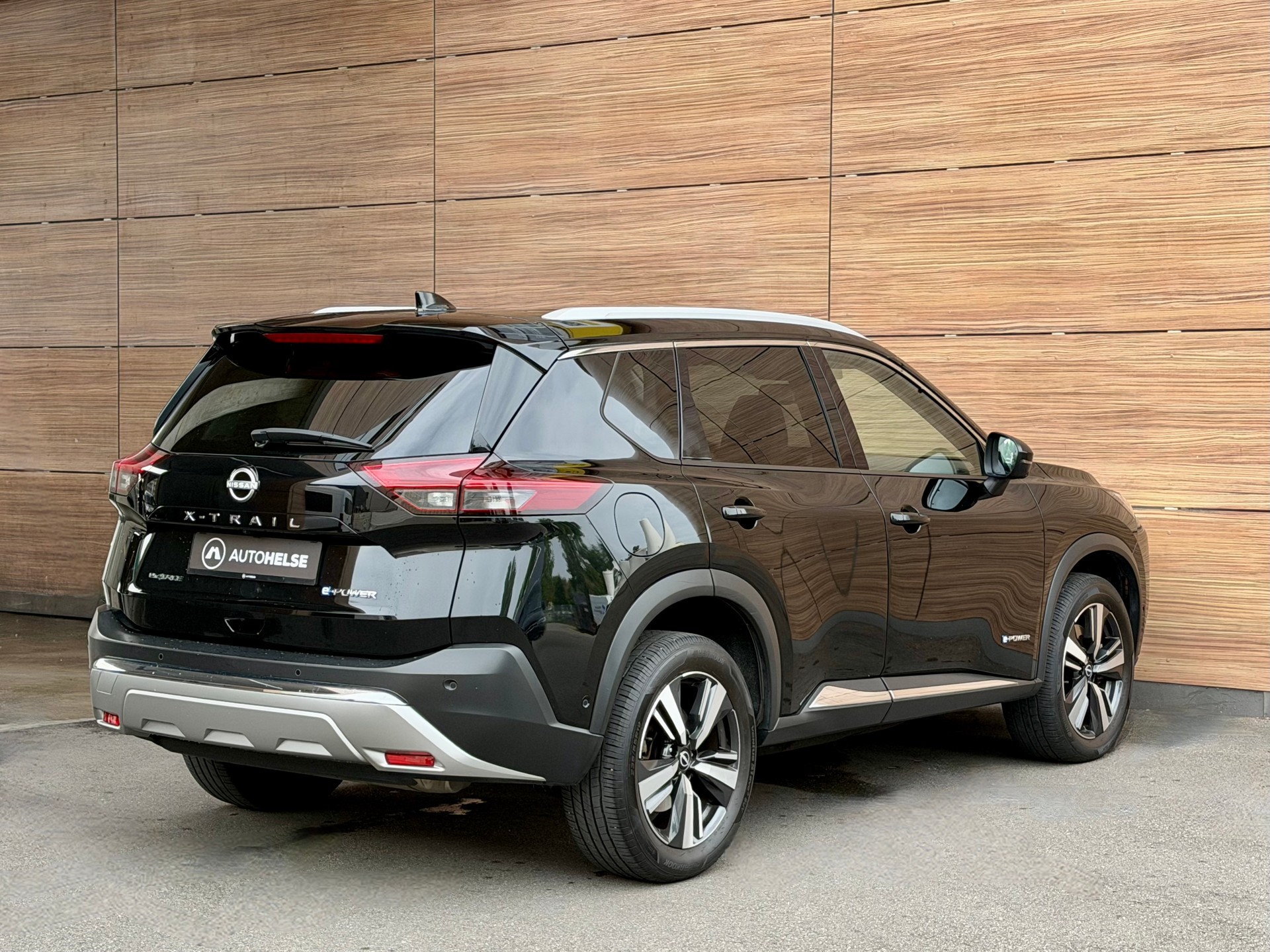 NISSAN X-Trail 1.5 VC-T e-Power 4WD 7 Sitze Tekna - 8-fach Alu - CH Fahrzeug aus 1. Hand -.-image-5