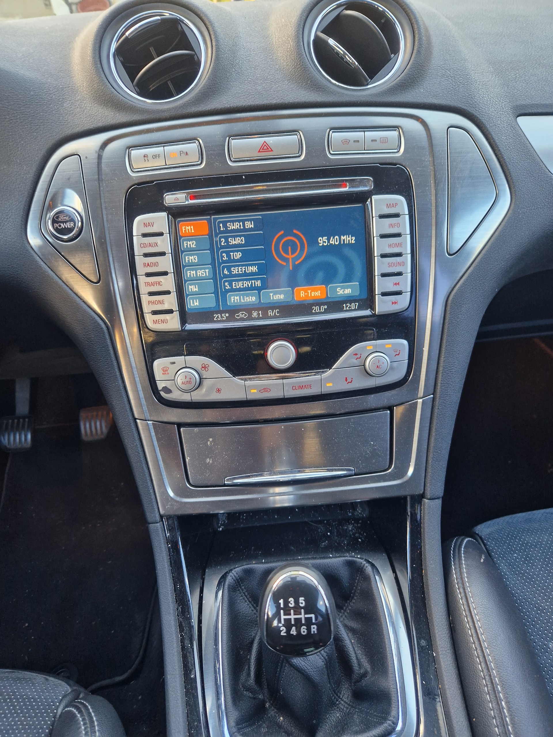 FORD Mondeo 2.5i 20V Titanium S-image-10