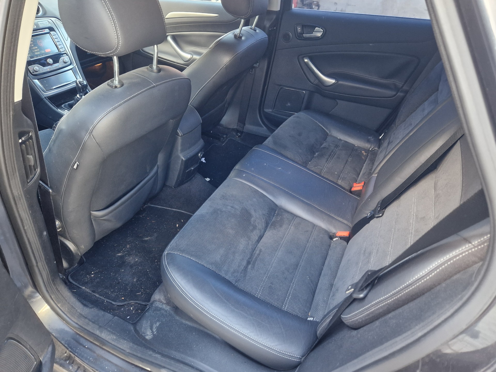 FORD Mondeo 2.5i 20V Titanium S-image-8