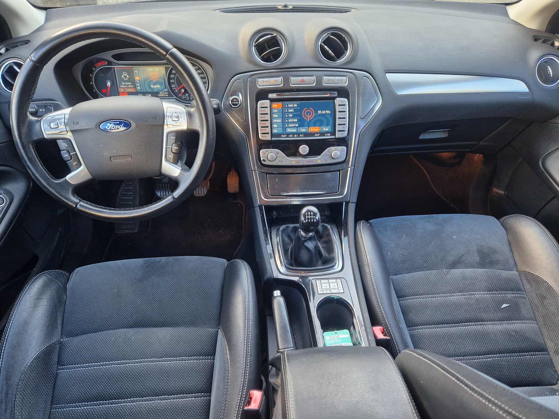 FORD Mondeo 2.5i 20V Titanium S-image-9