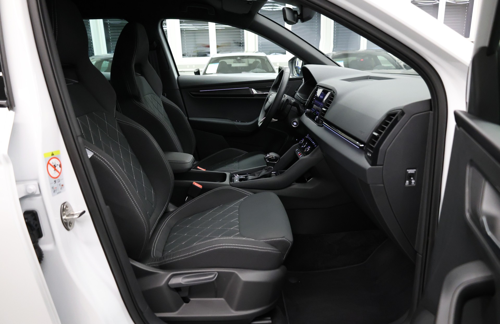 SKODA Karoq 1.5 TSI SportLine DSG-image-15