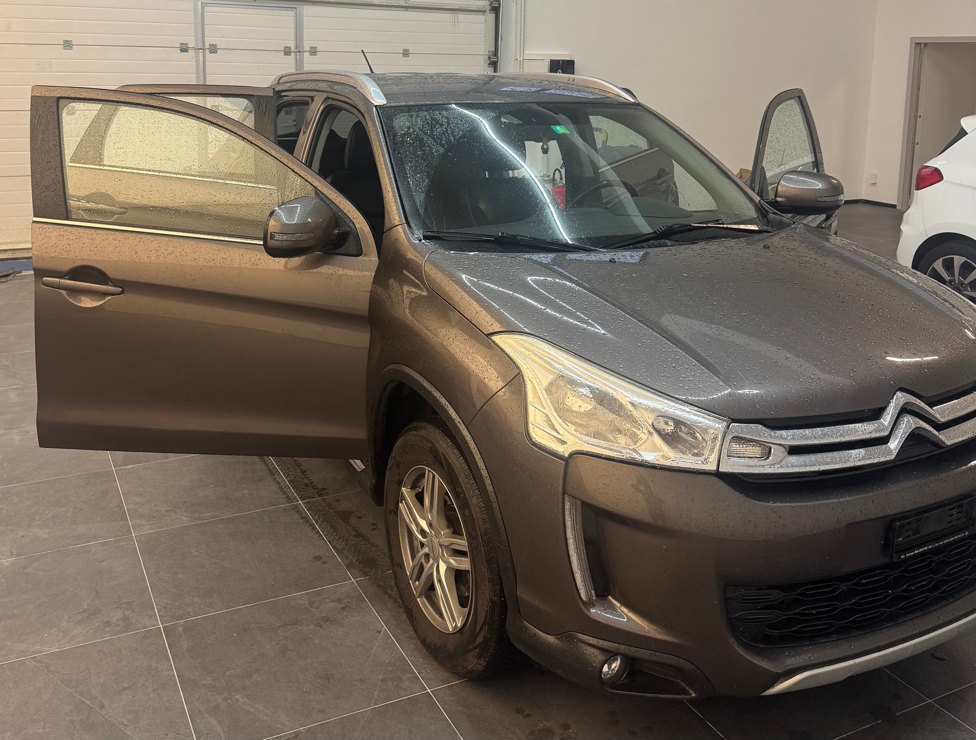 CITROEN C4 Aircross 1.6 HDi Exclusive 4WD-image-1