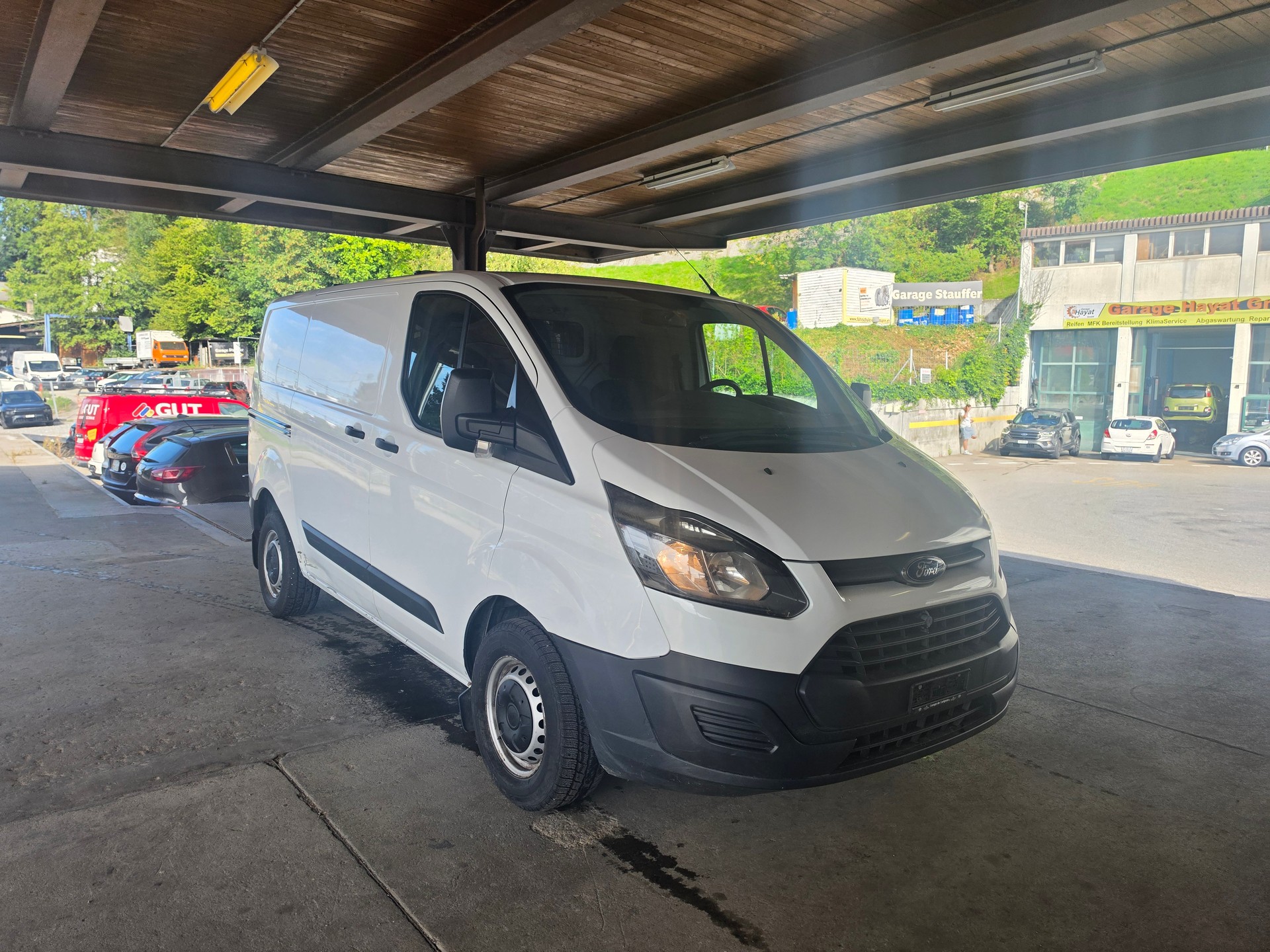 FORD Transit Custom Van 250 L1H1 Level 3-image-1