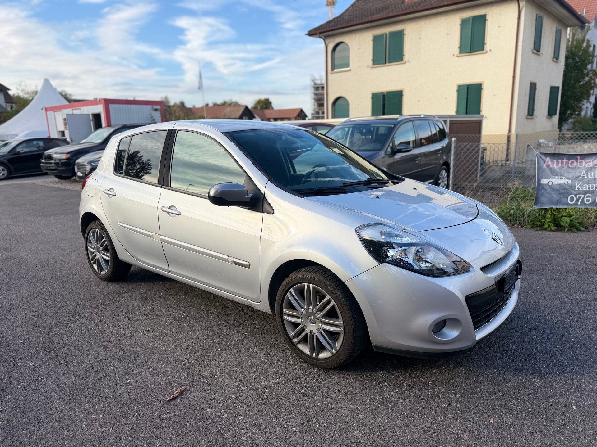 RENAULT Clio 1.2 16V Turbo Night&Day-image-5