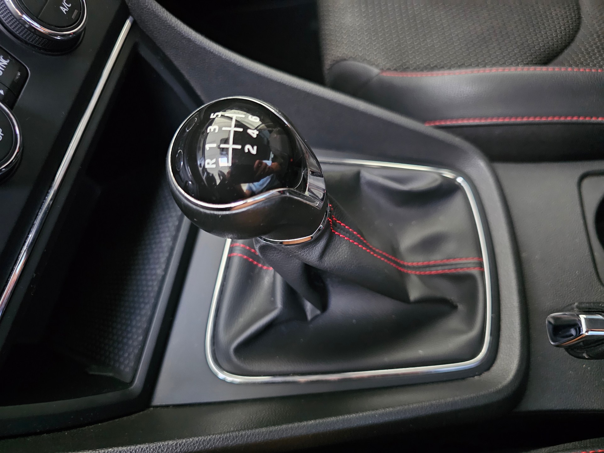 SEAT Leon ST 1.4 TSI FR-image-21
