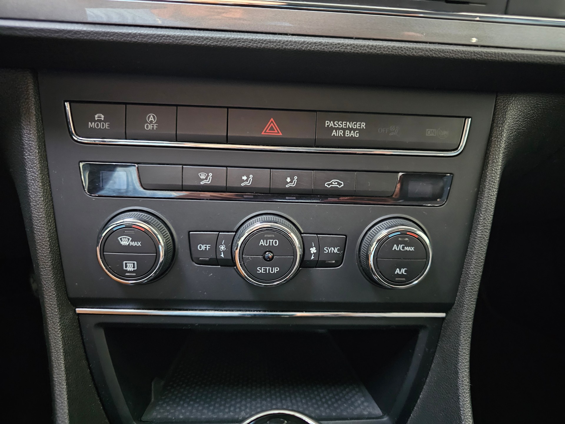 SEAT Leon ST 1.4 TSI FR-image-19