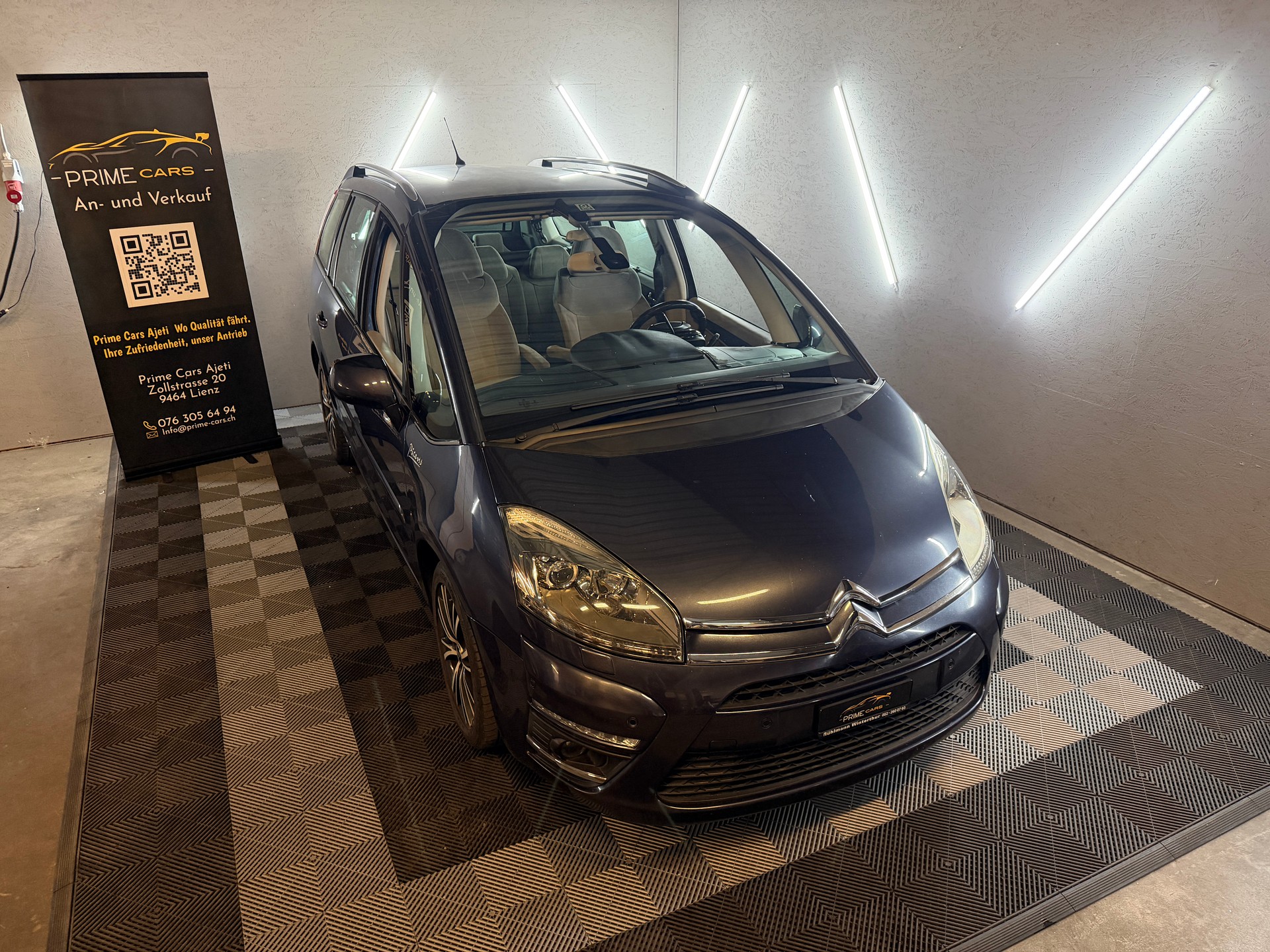 CITROEN Grand C4 Picasso 2.0 HDI Exclusive Automatic-showroom-element-1