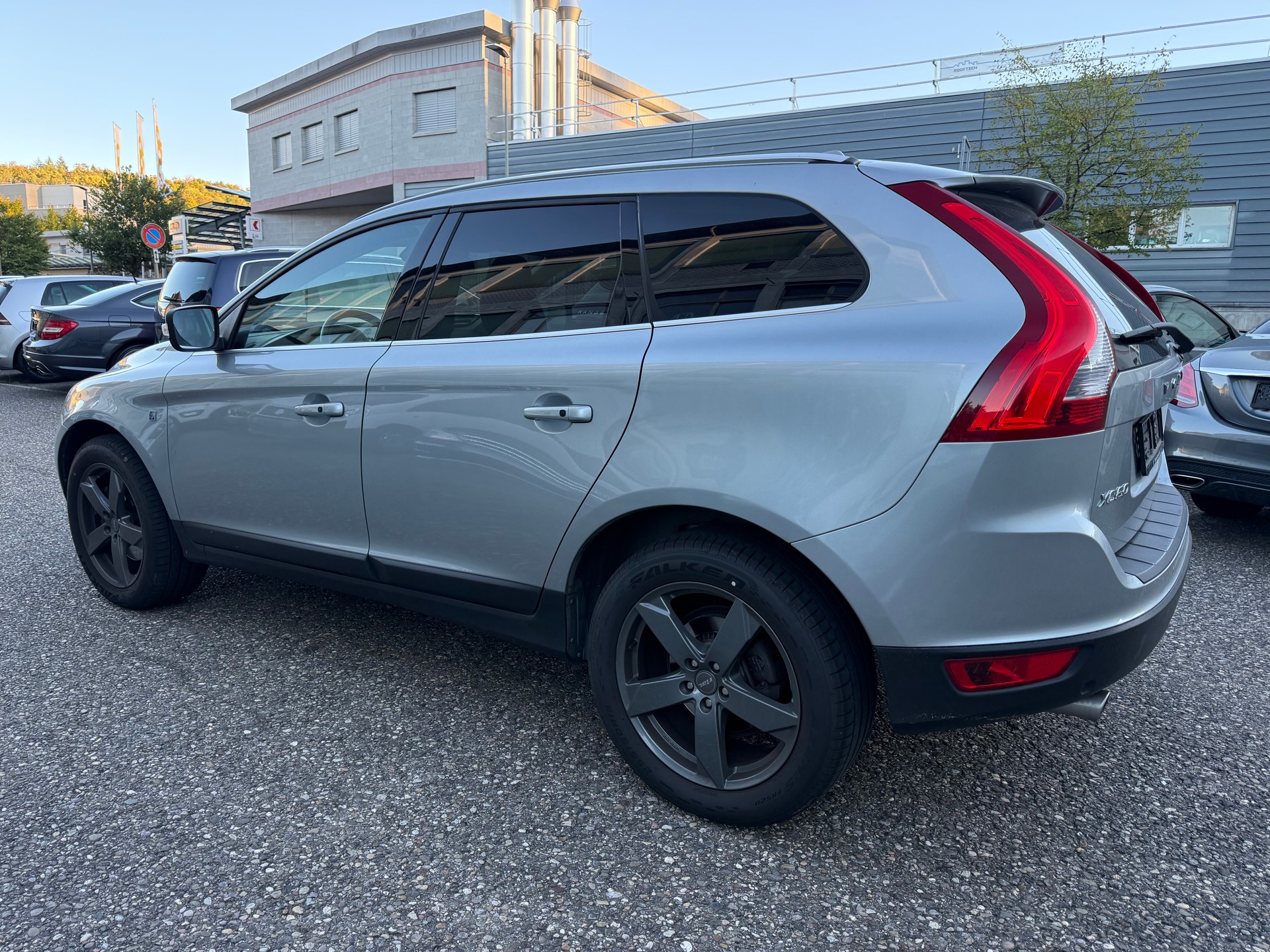 VOLVO XC60 D5 AWD OceanRace Geartronic-image-2