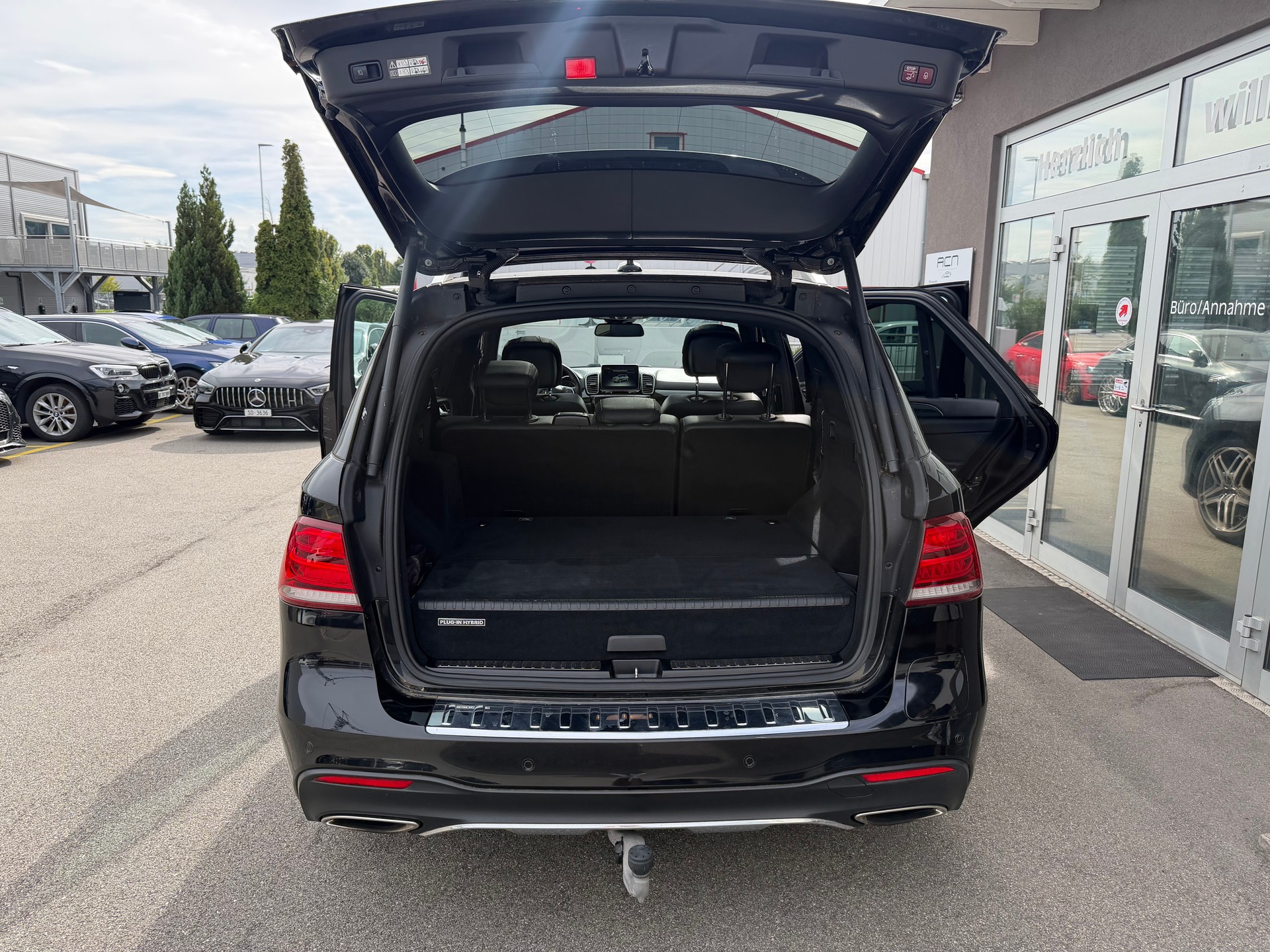 MERCEDES-BENZ GLE 500 e 4Matic 7G-Tronic-image-14