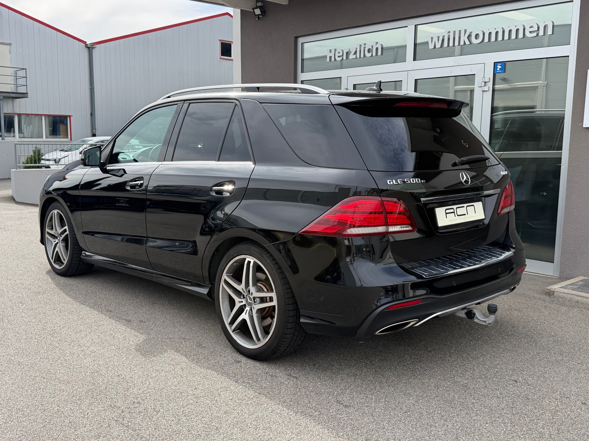 MERCEDES-BENZ GLE 500 e 4Matic 7G-Tronic-image-4