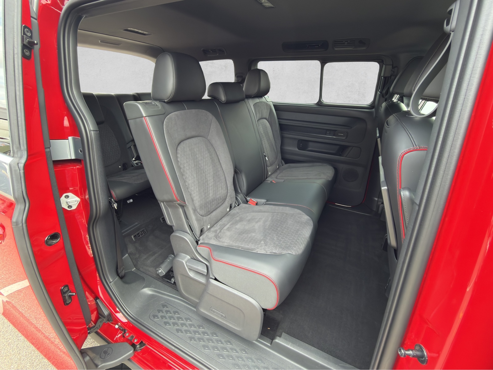 VW ID.Buzz LWB GTX 4 Motion-image-10
