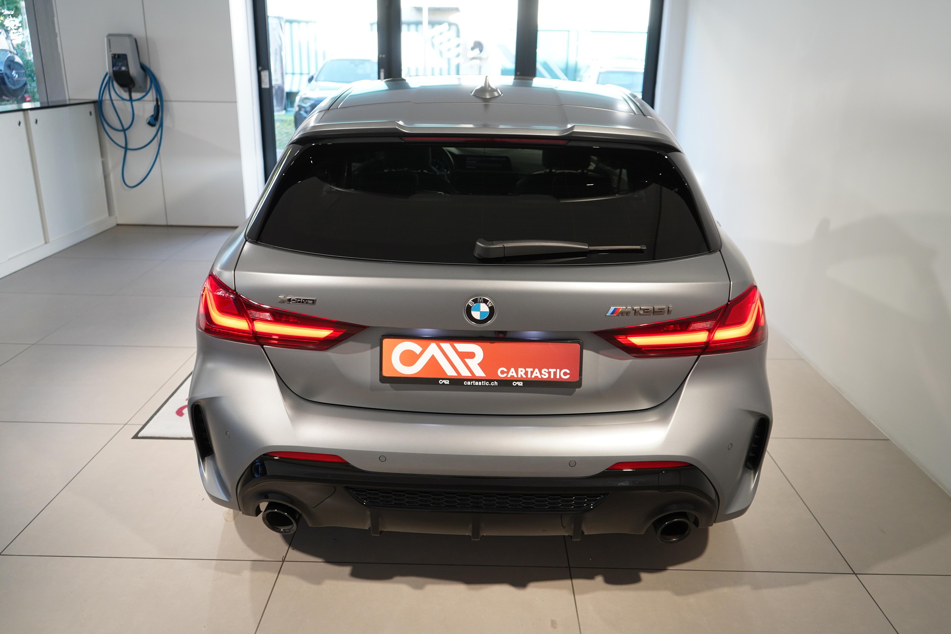 BMW 1er Reihe F40 M135i xDrive-showroom-element-3