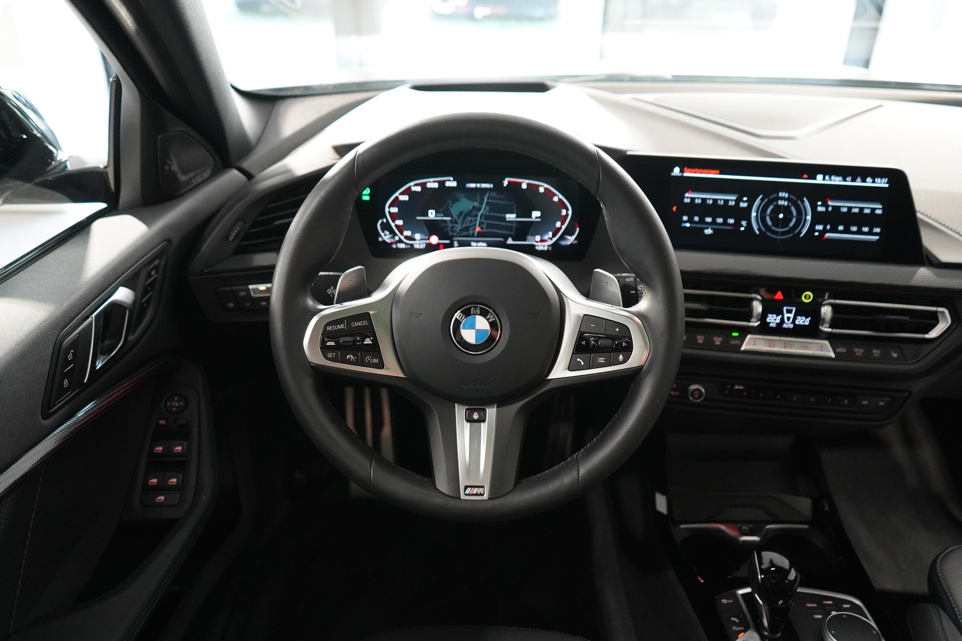 BMW 1er Reihe F40 M135i xDrive-image-7