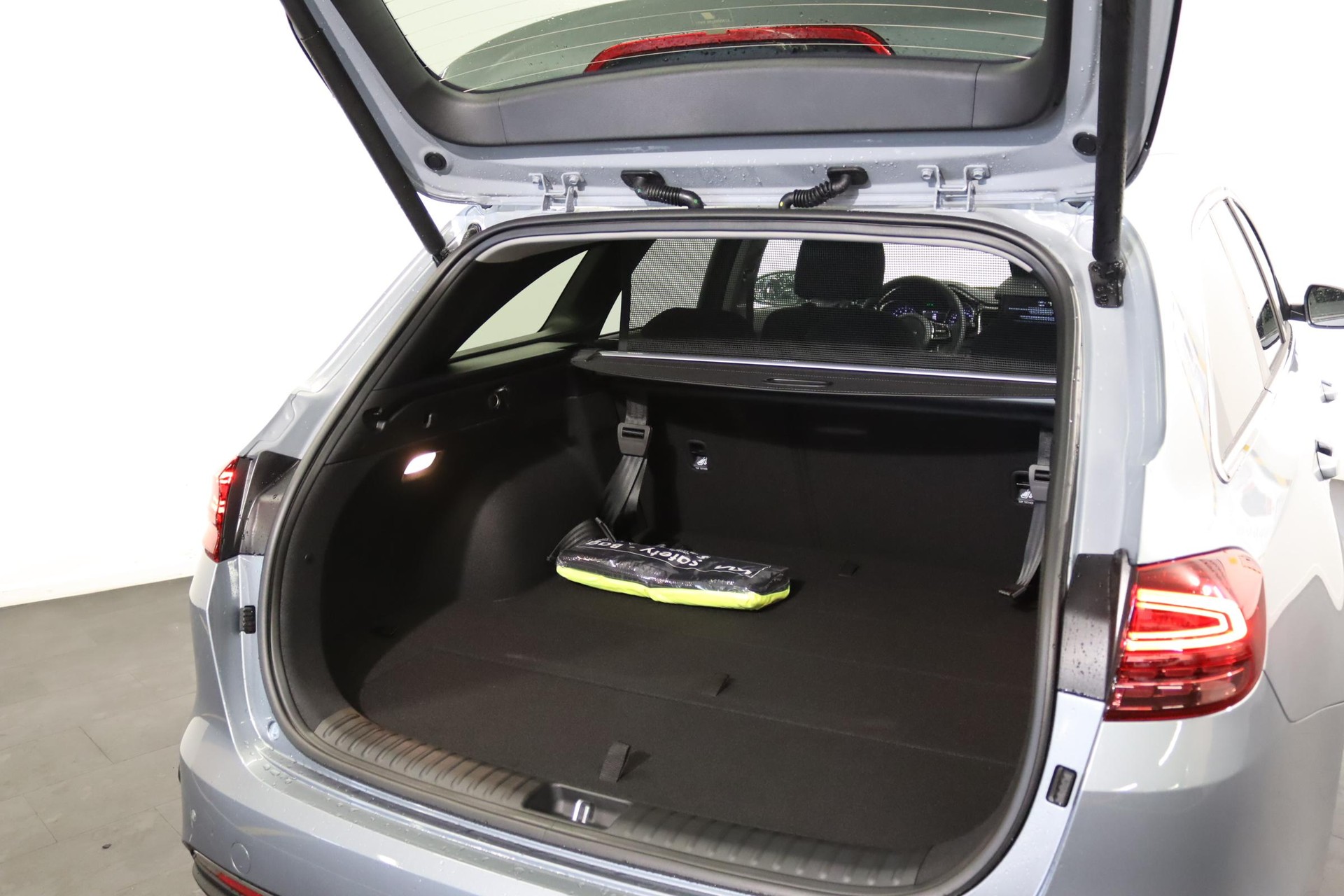 KIA Ceed 1.5 T-GDi Power,-image-2
