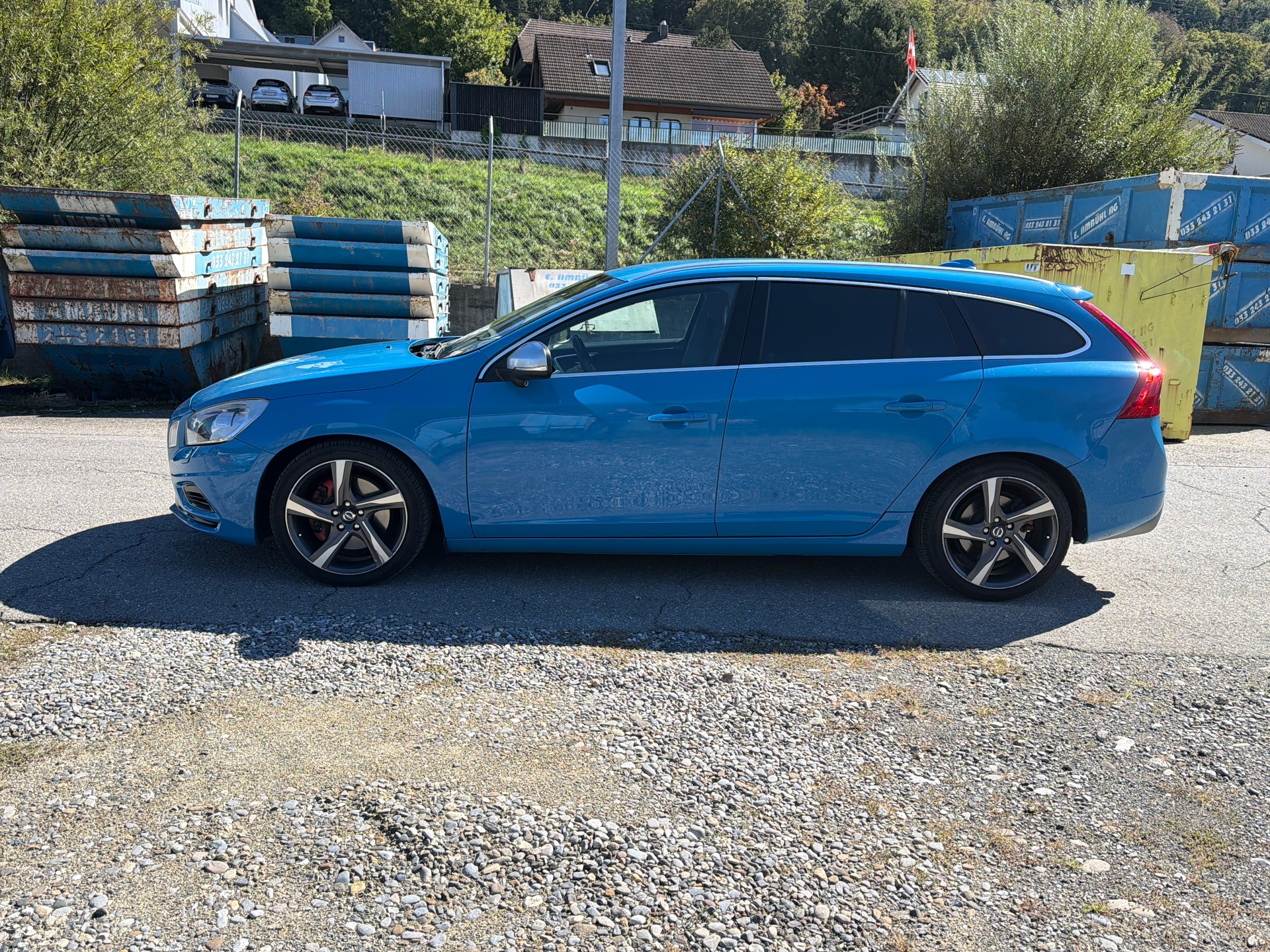 VOLVO V60 D5 AWD R-Design Geartronic-image-1