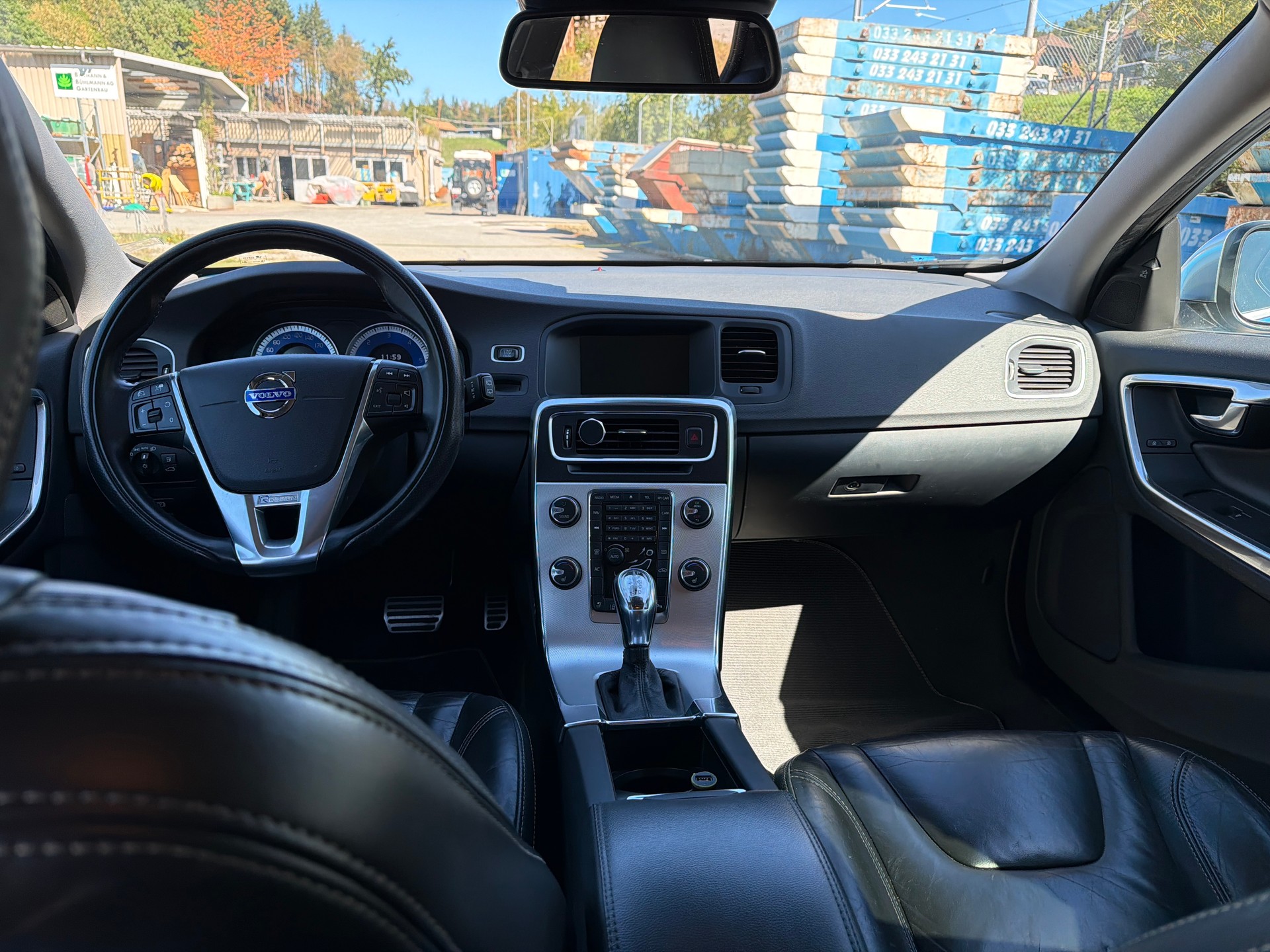 VOLVO V60 D5 AWD R-Design Geartronic-image-10
