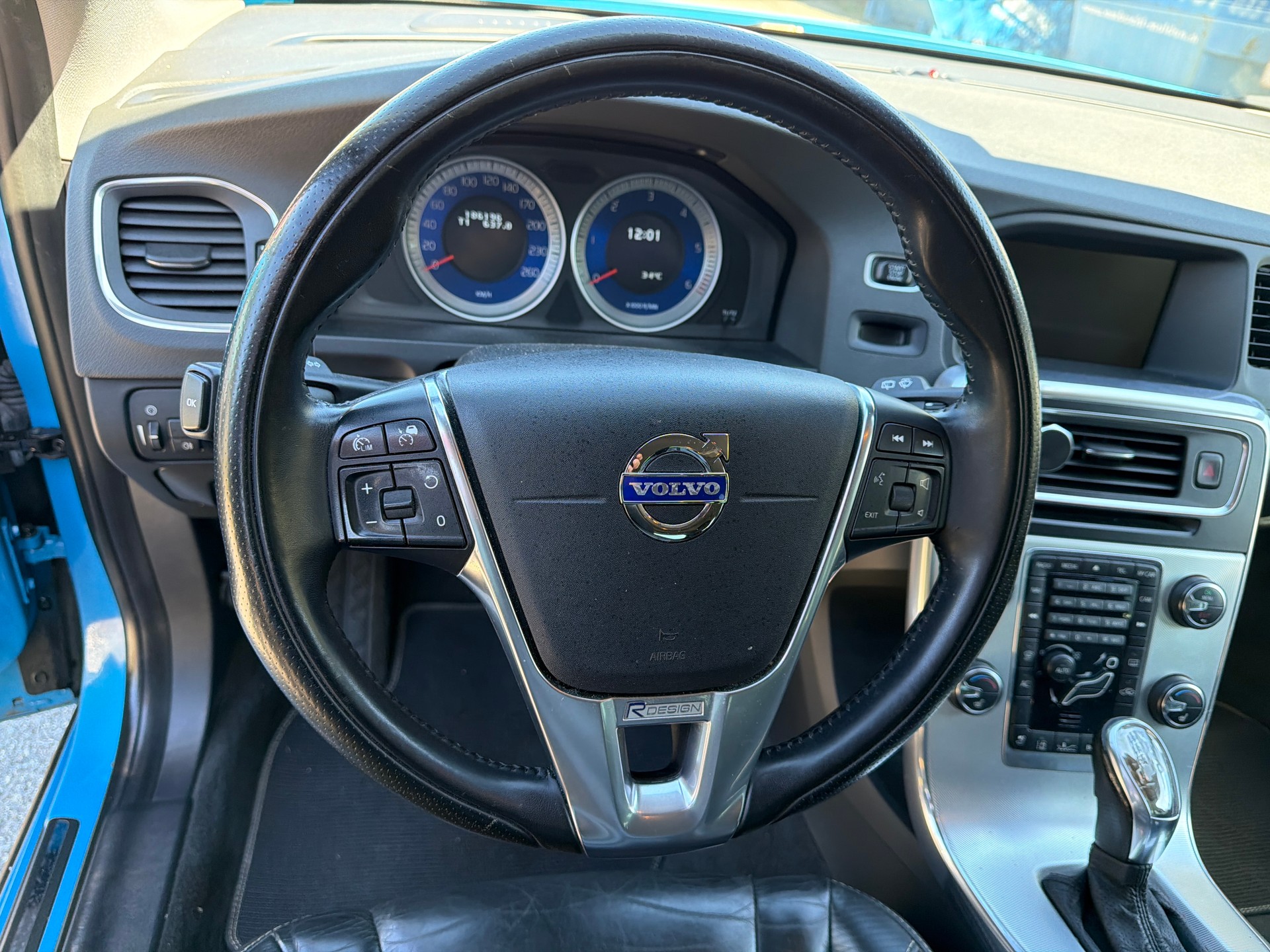 VOLVO V60 D5 AWD R-Design Geartronic-image-12