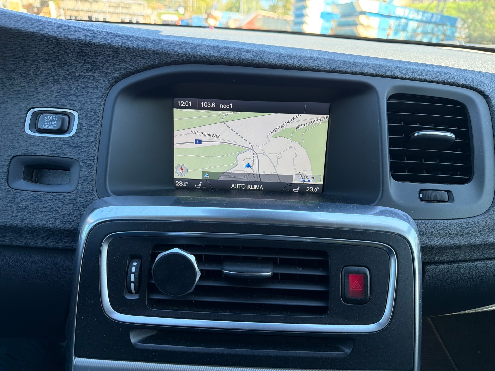 VOLVO V60 D5 AWD R-Design Geartronic-image-14