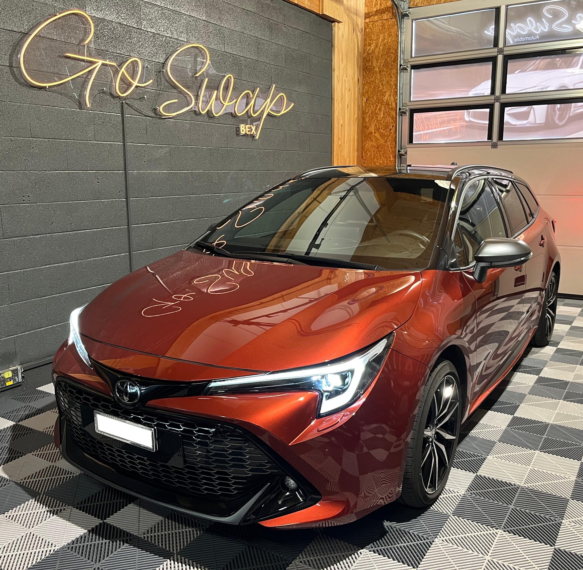 TOYOTA Corolla Touring Sports 2.0 HSD GR Sport e-CVT-image-3