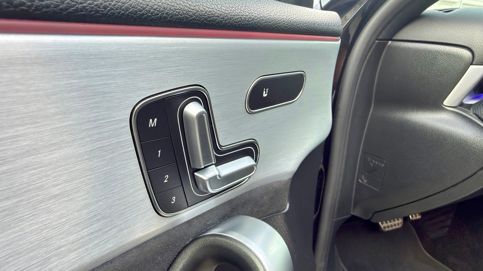 MERCEDES-BENZ A 250 4Matic AMG Line 4Matic 7G-DCT-image-12
