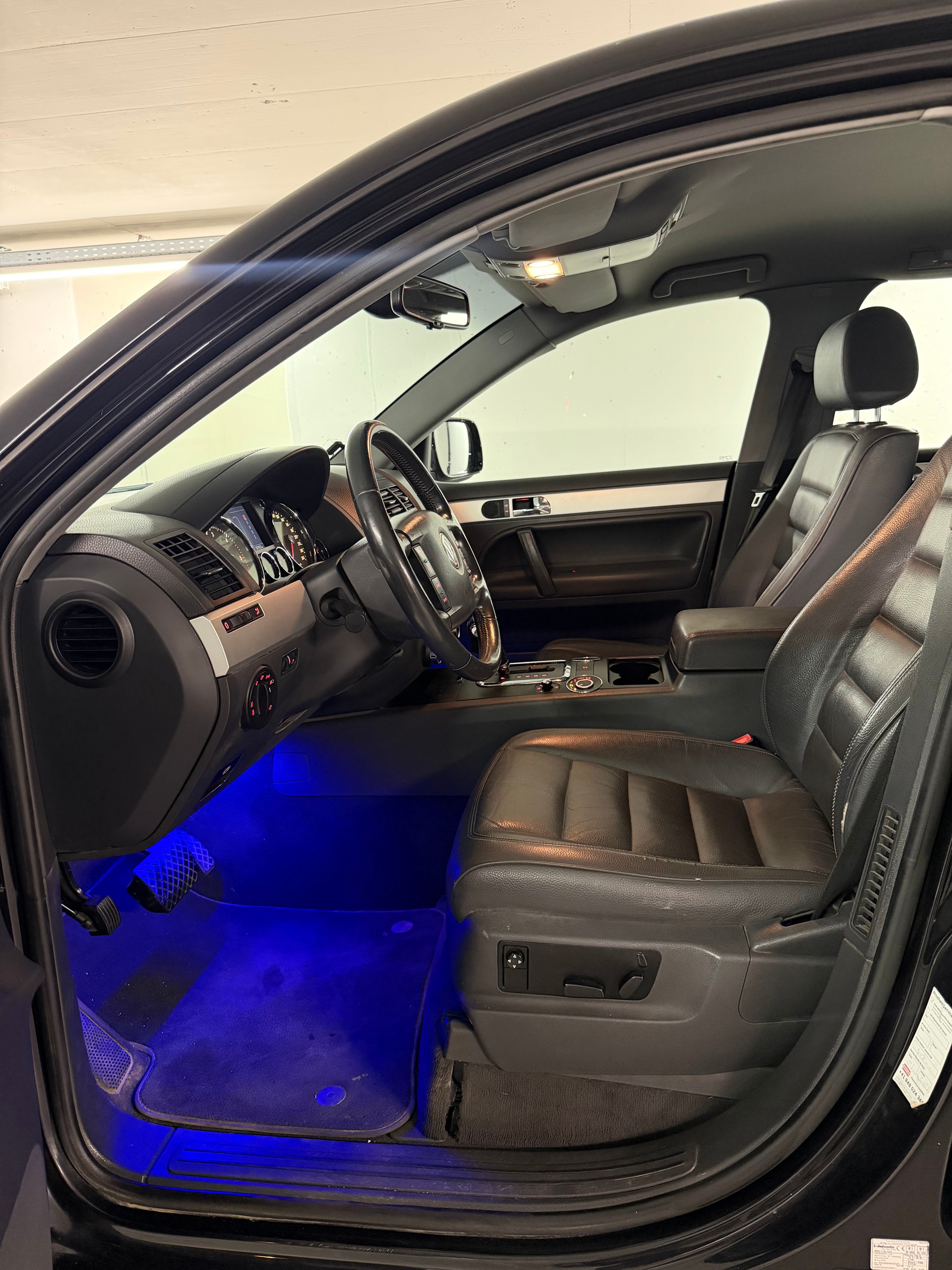 VW TOUAREG 3.0 TDI AHK 3.5T FRISCH AB MFK-image-11
