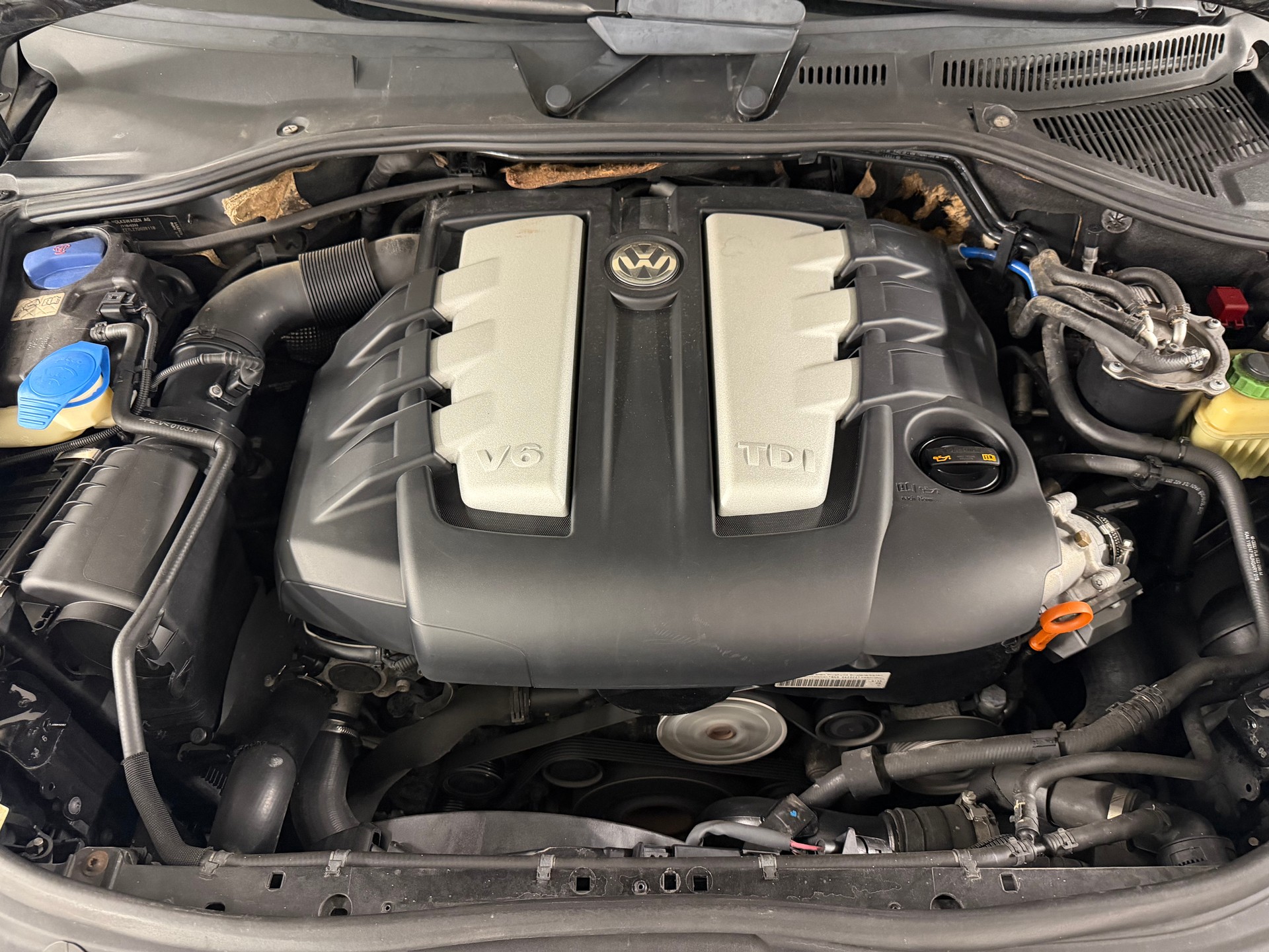 VW TOUAREG 3.0 TDI AHK 3.5T FRISCH AB MFK-image-21