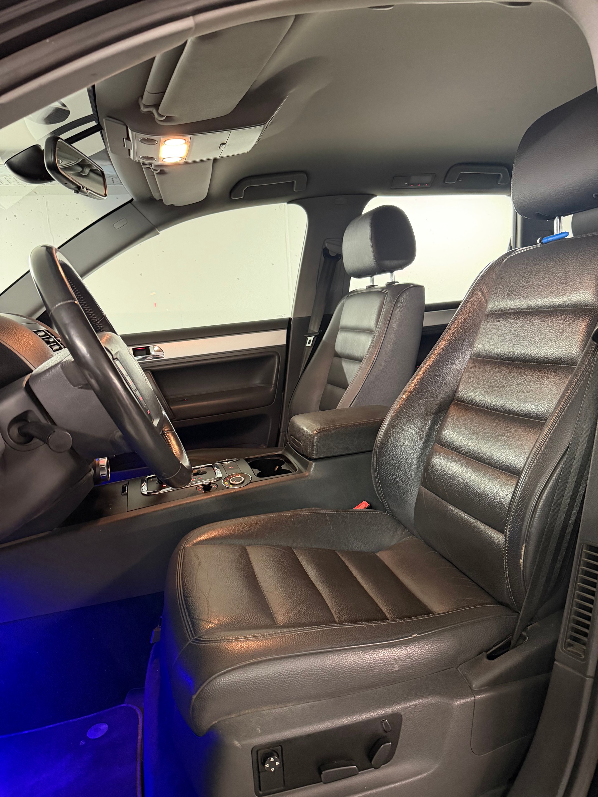 VW TOUAREG 3.0 TDI AHK 3.5T FRISCH AB MFK-image-12