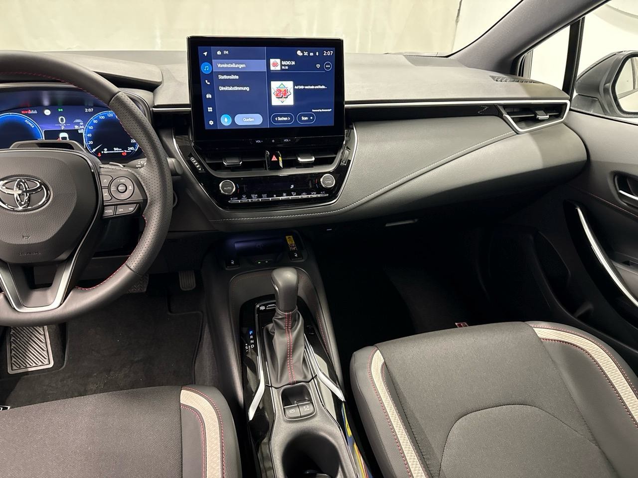 TOYOTA Corolla Touring Sports 2.0 HSD GR Sport e-CVT-image-4