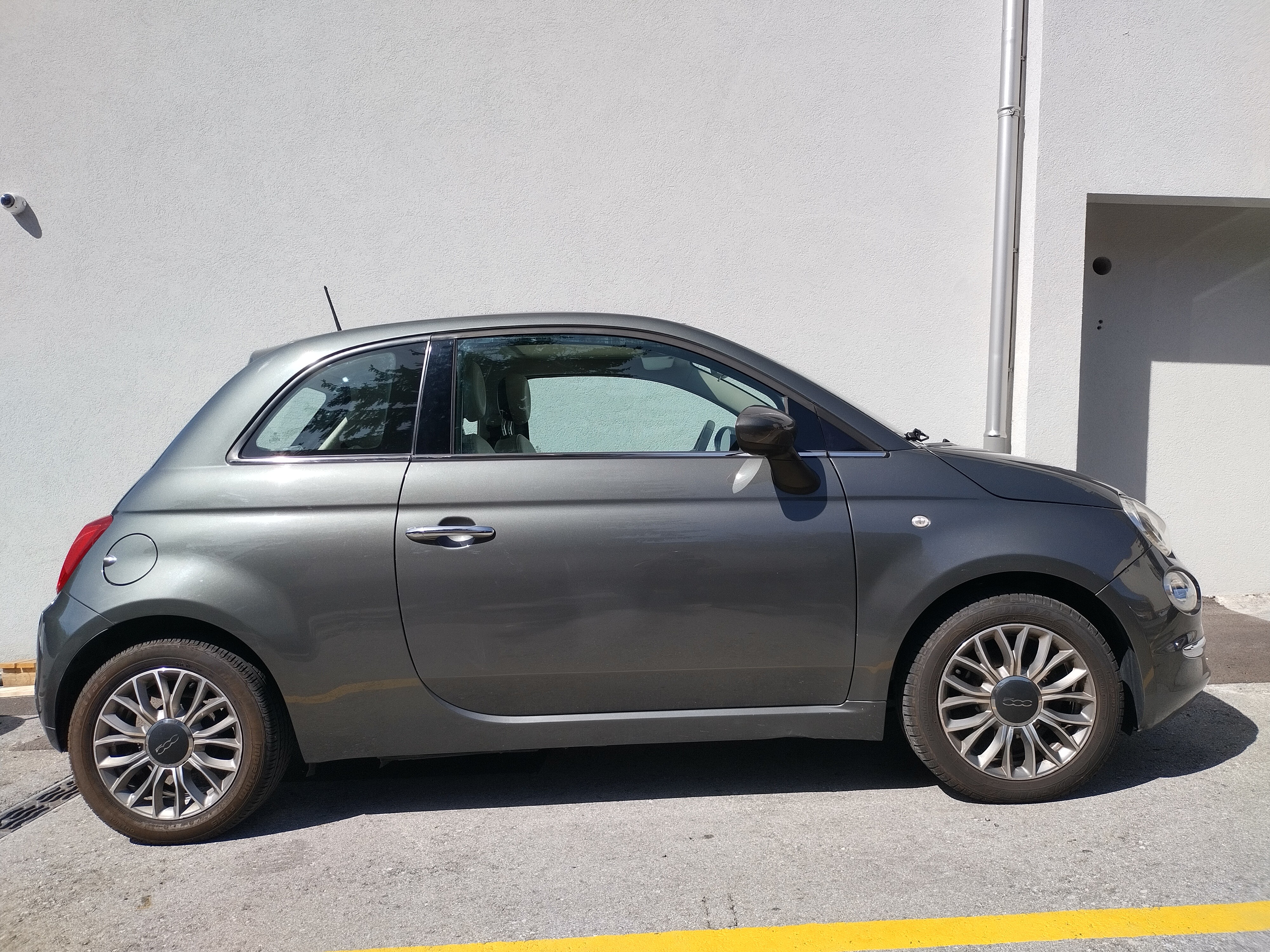 Car photo