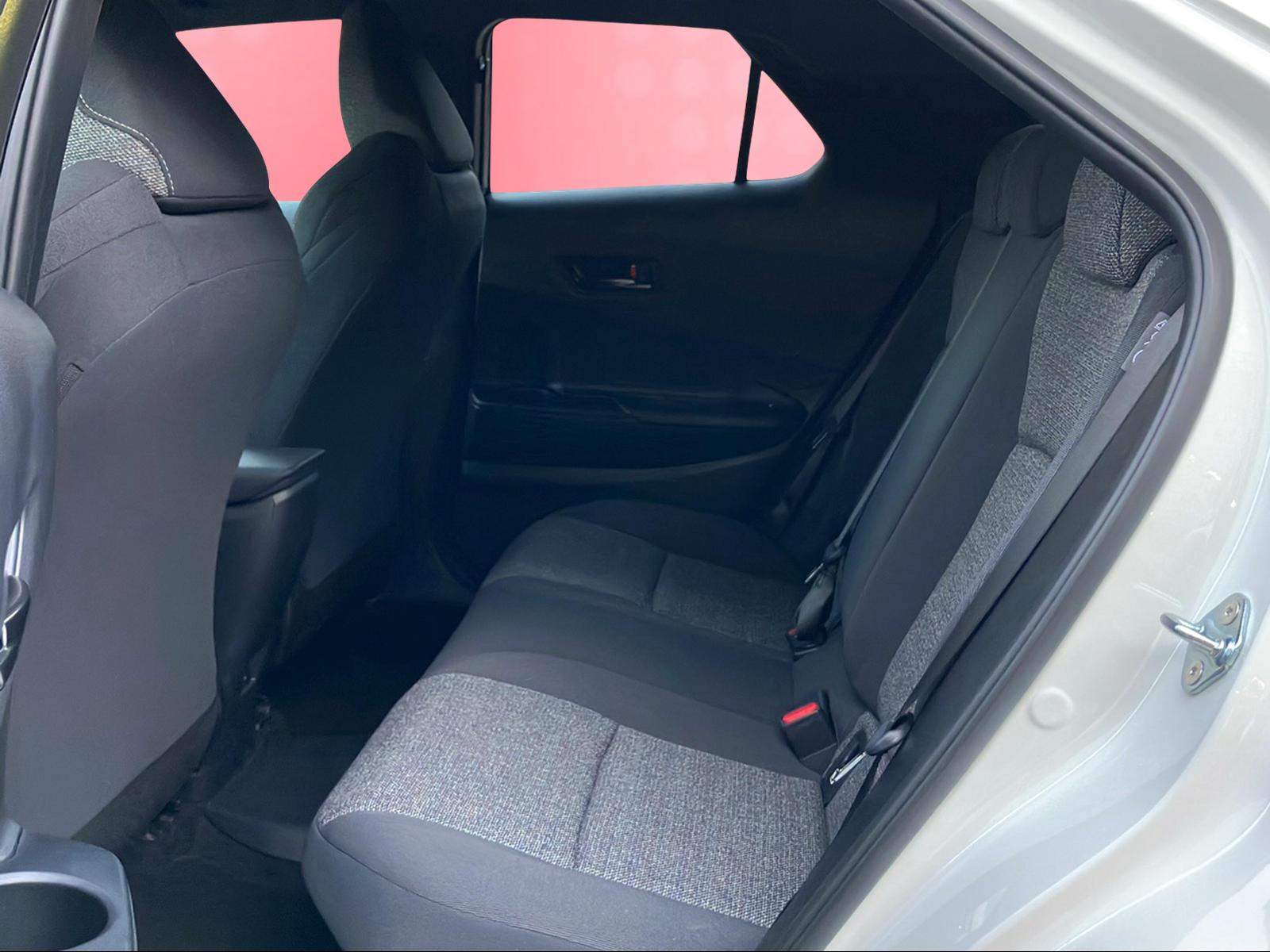 TOYOTA C-HR 2.0 PHEV Swiss Edition-image-6
