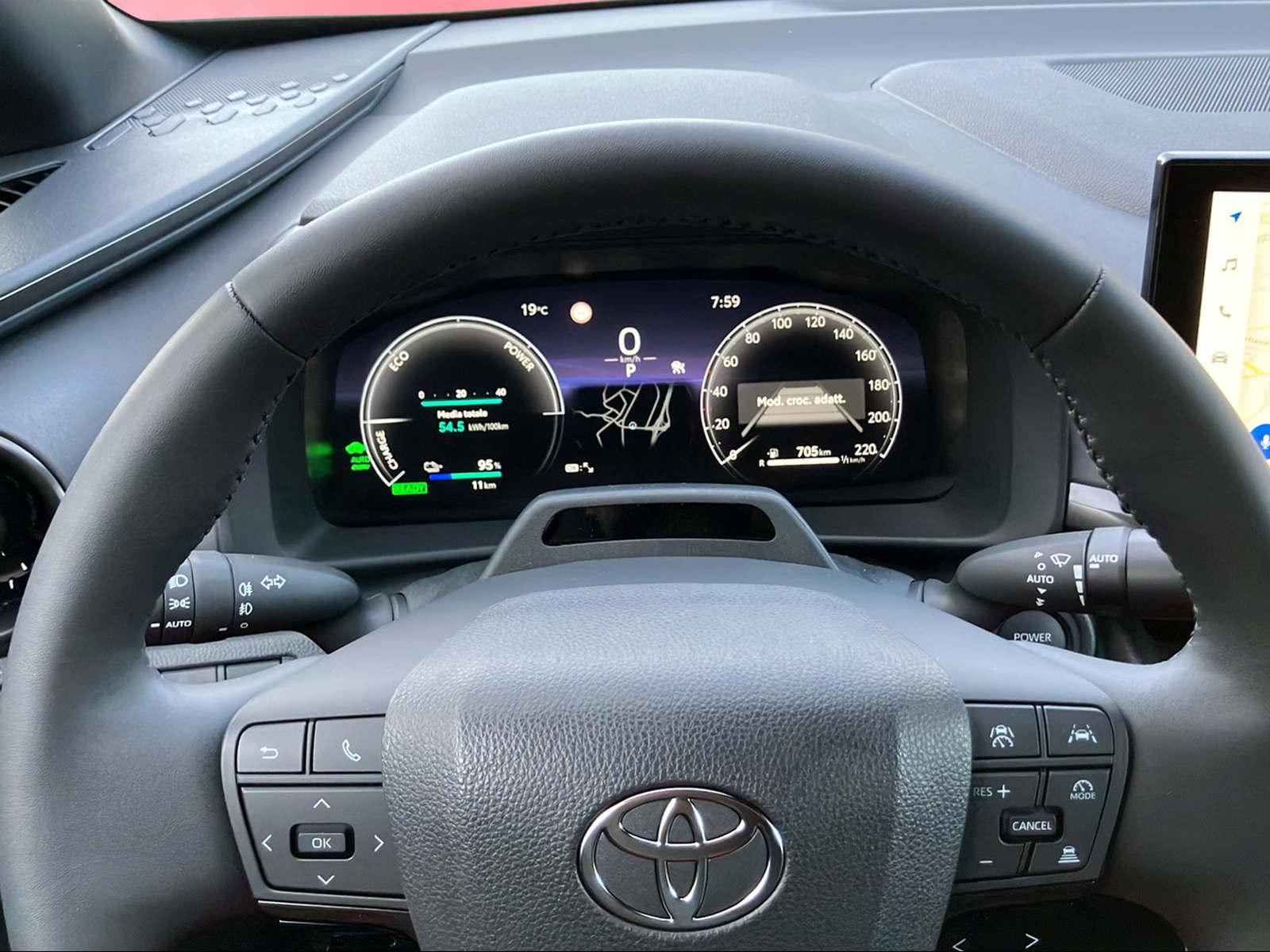 TOYOTA C-HR 2.0 PHEV Swiss Edition-image-5